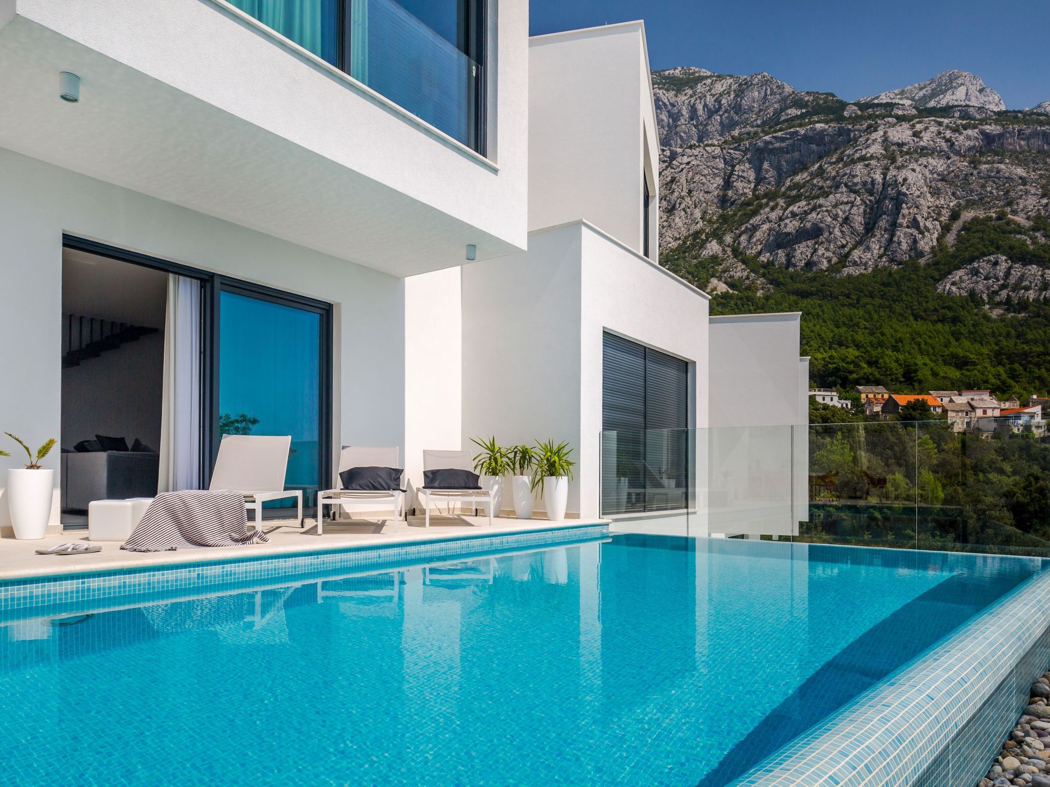 Schöne Villa Zvizdan mit Infinity-Pool-Inside