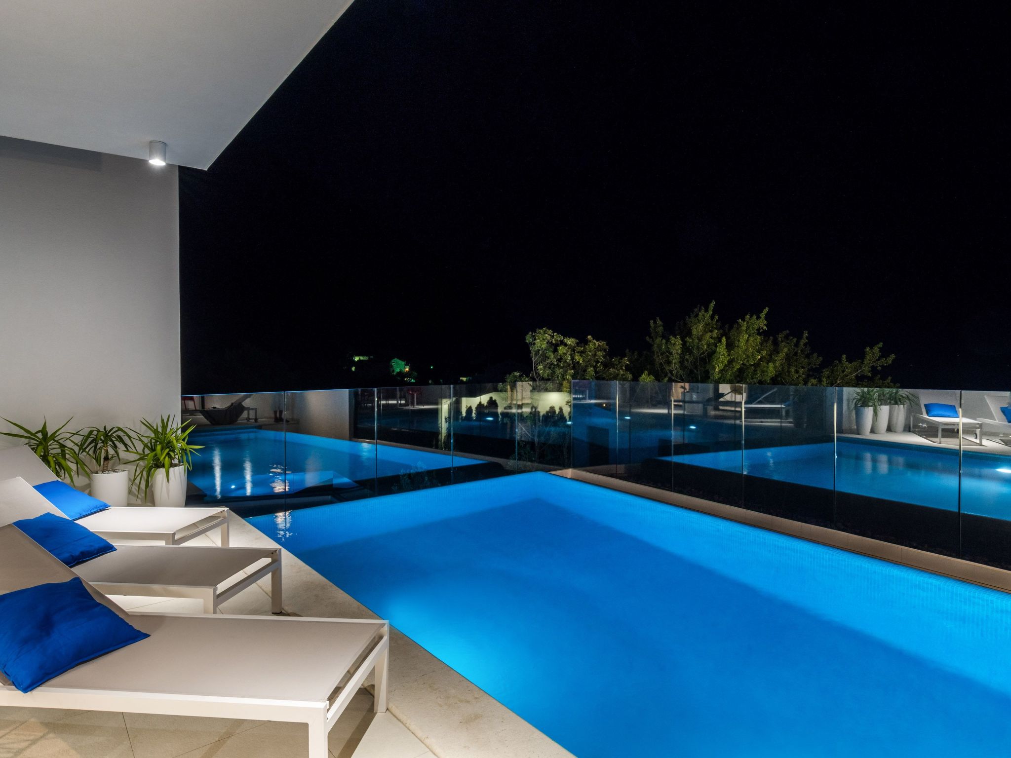 Schöne Villa Zvizdan mit Infinity-Pool-Inside