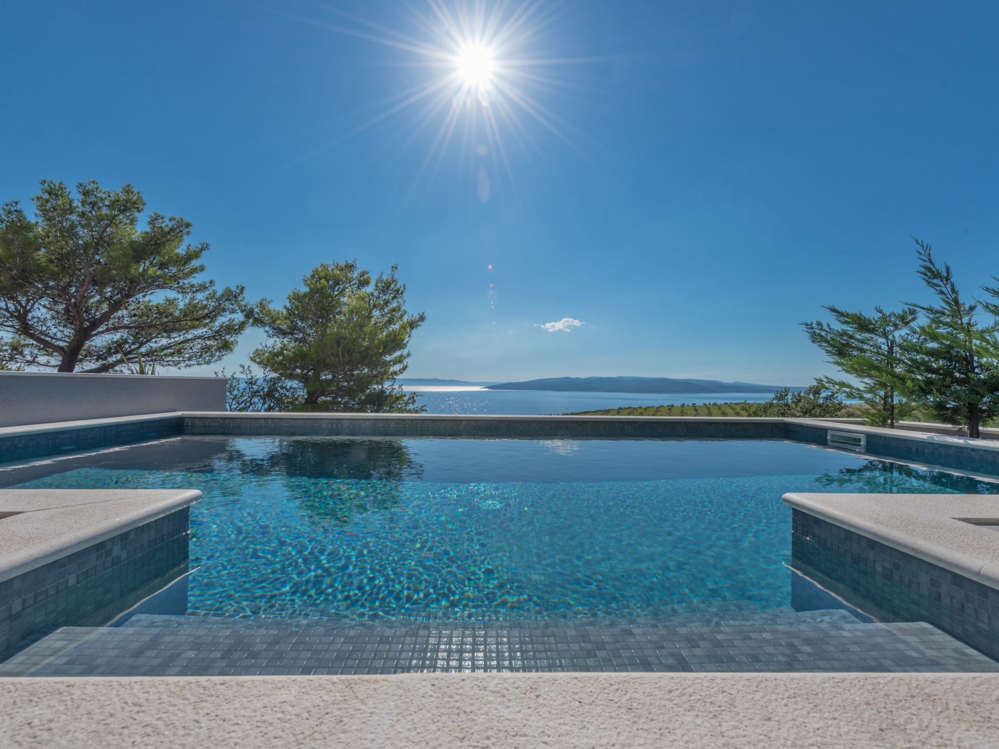 Villa Kuk mit beheiztem Pool — view 1 of 54