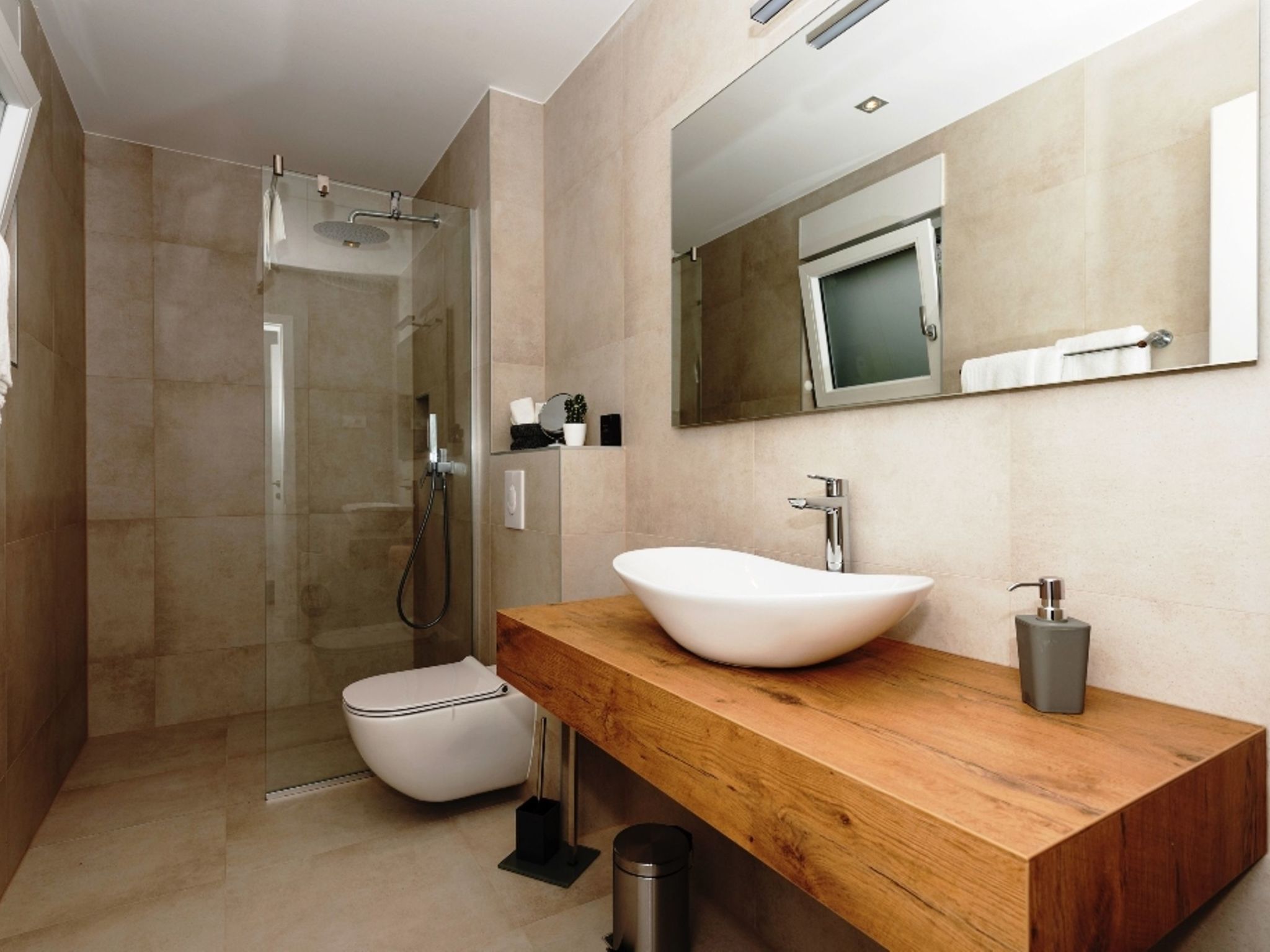 Villa Kuk mit beheiztem Pool-Dedans