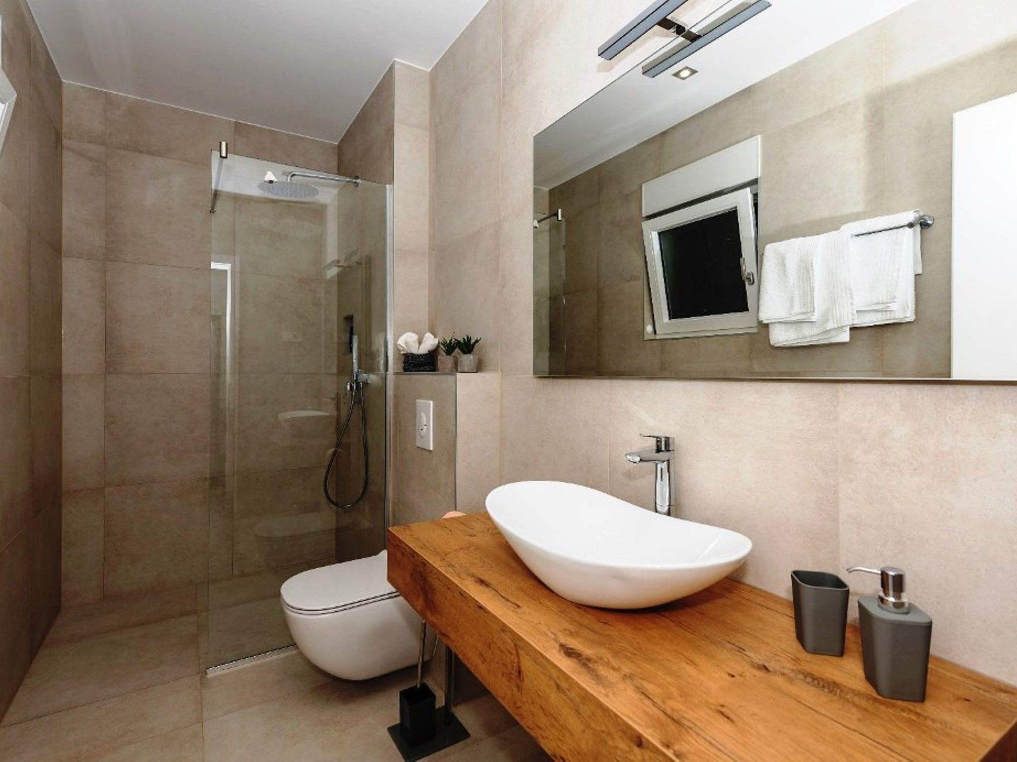 Villa Kuk mit beheiztem Pool-Dedans