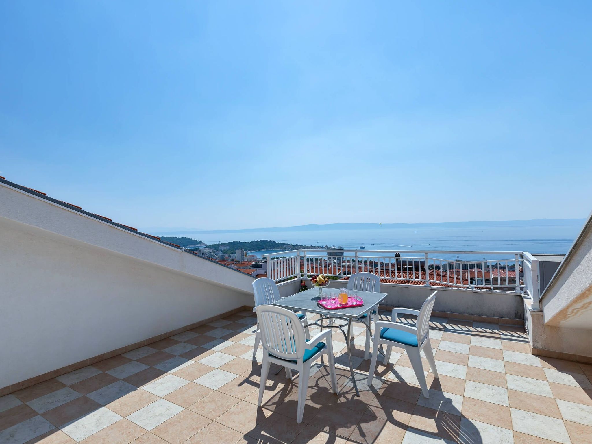 Vele Duplex-Wohnung mit Terrassen und Meerblick-Image-tags.info