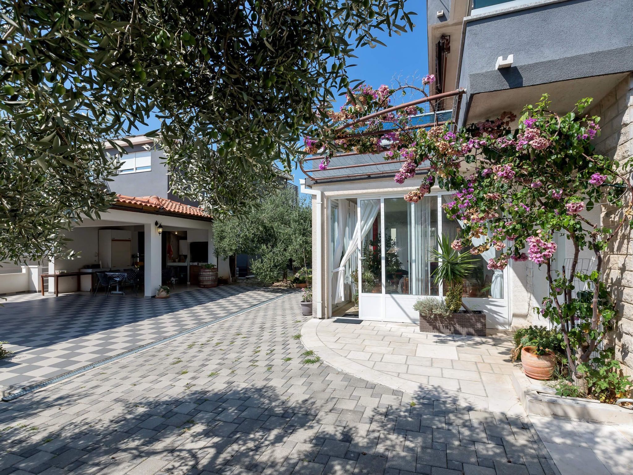 Vele Duplex-Wohnung mit Terrassen und Meerblick-Image-tags.info