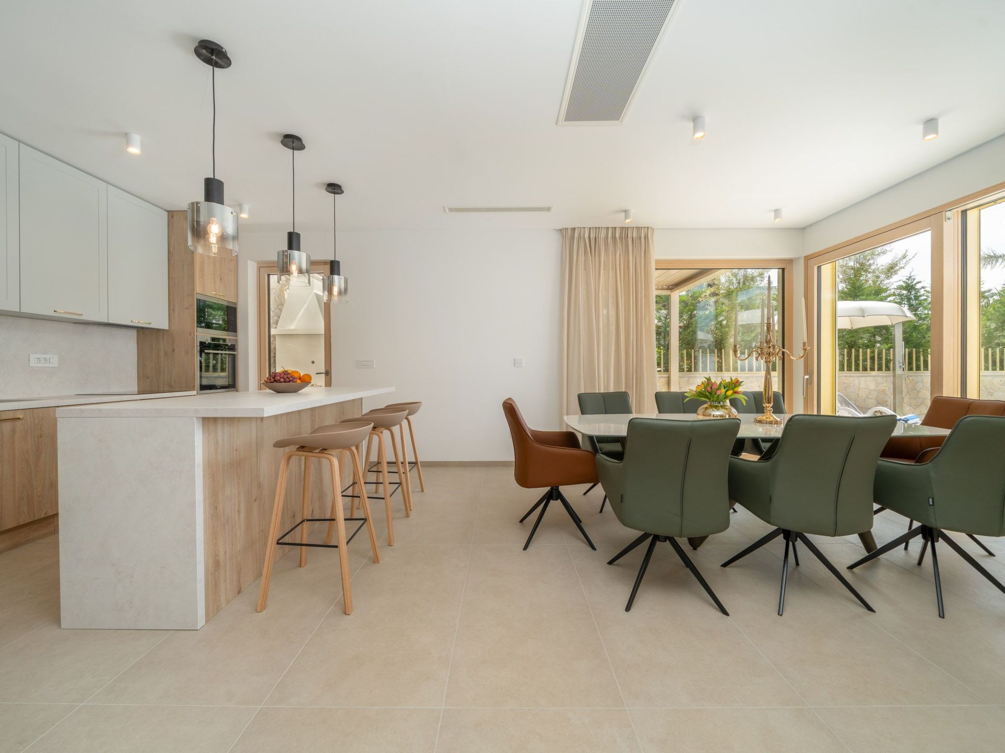 Neue Villa Adore-Binnen