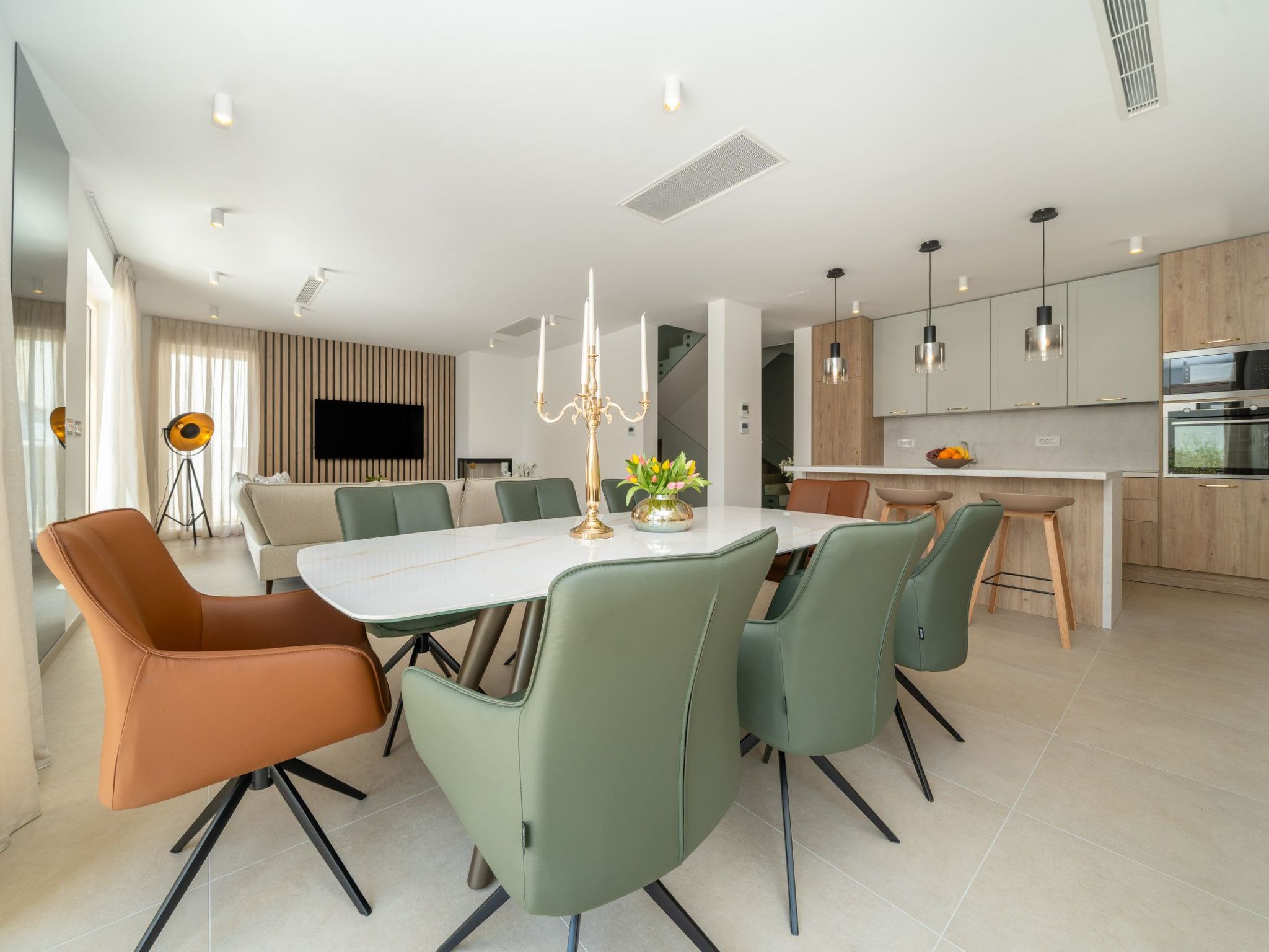 Neue Villa Adore-Binnen