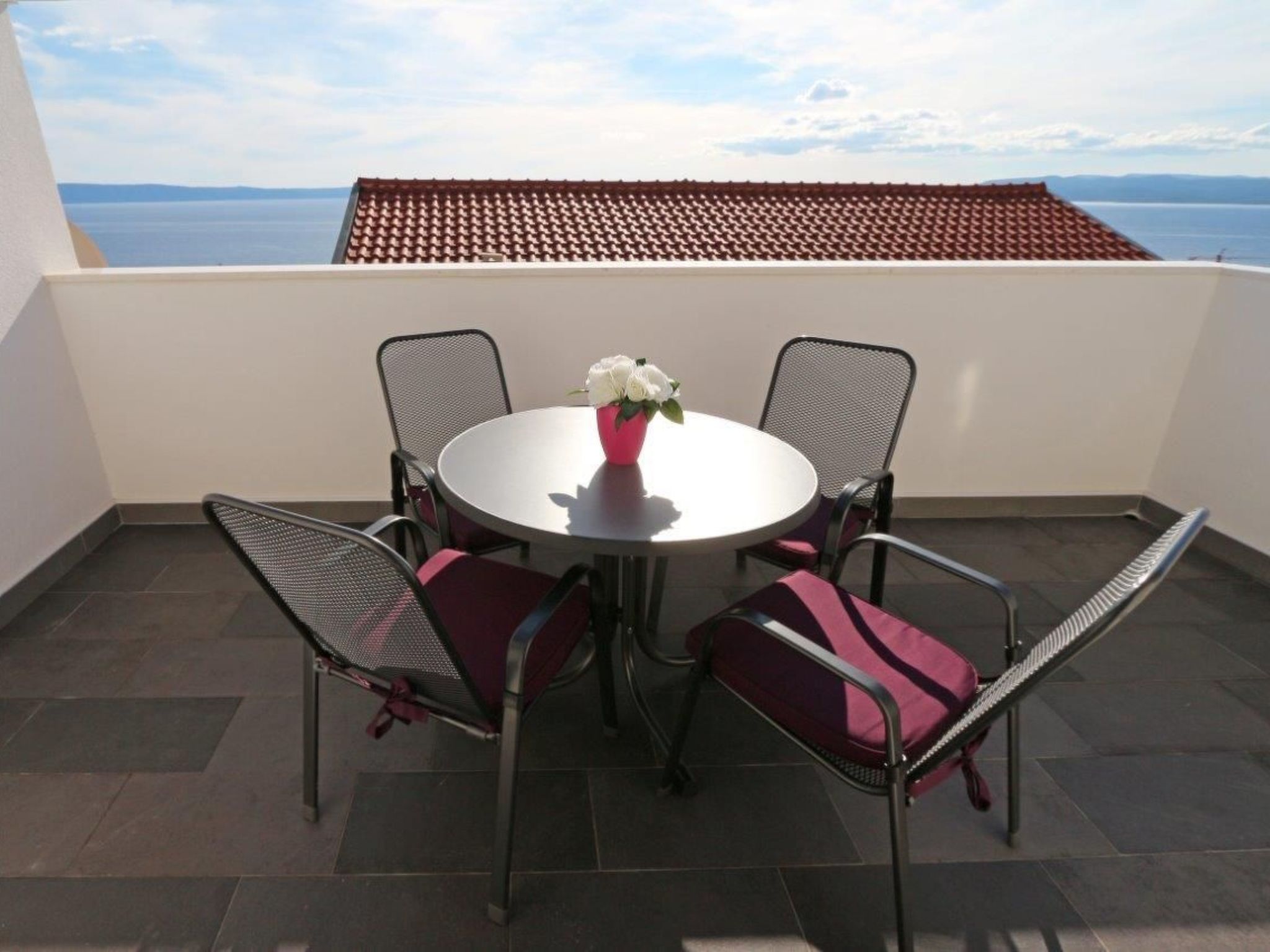 Brandneue Wohnung mit Meerblick