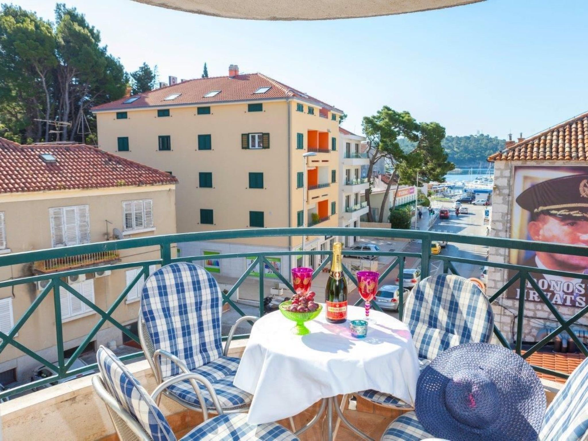 Mit Blick auf das Wasser-Buiten