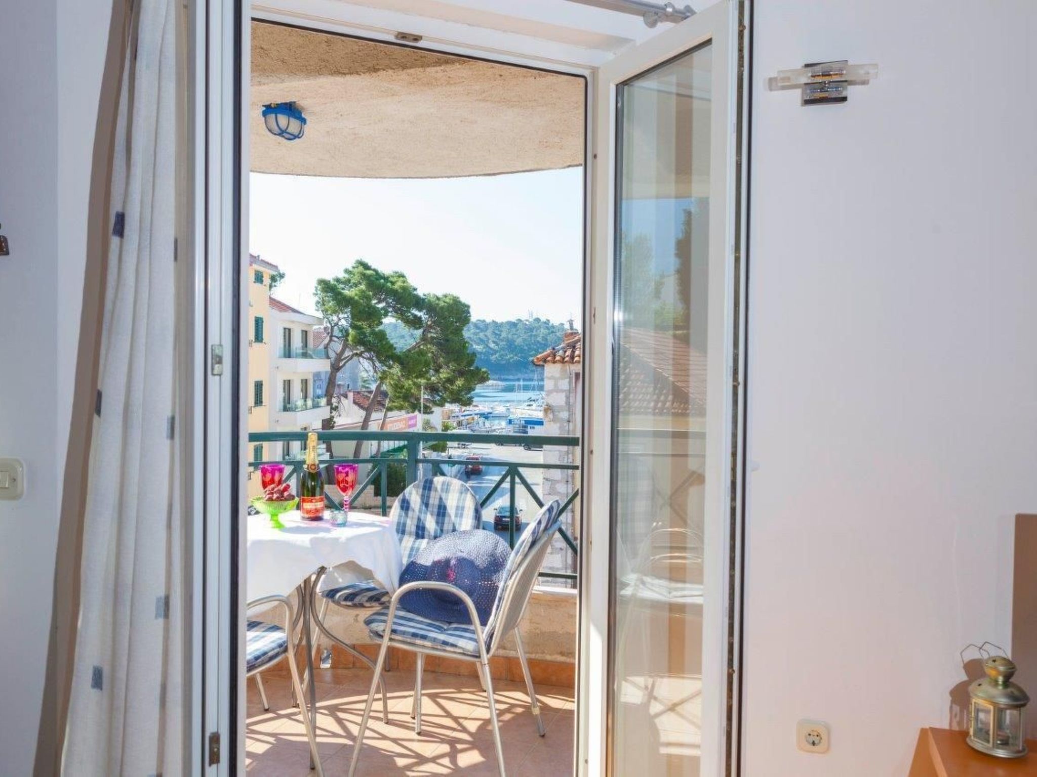 Mit Blick auf das Wasser-Image-tags.info