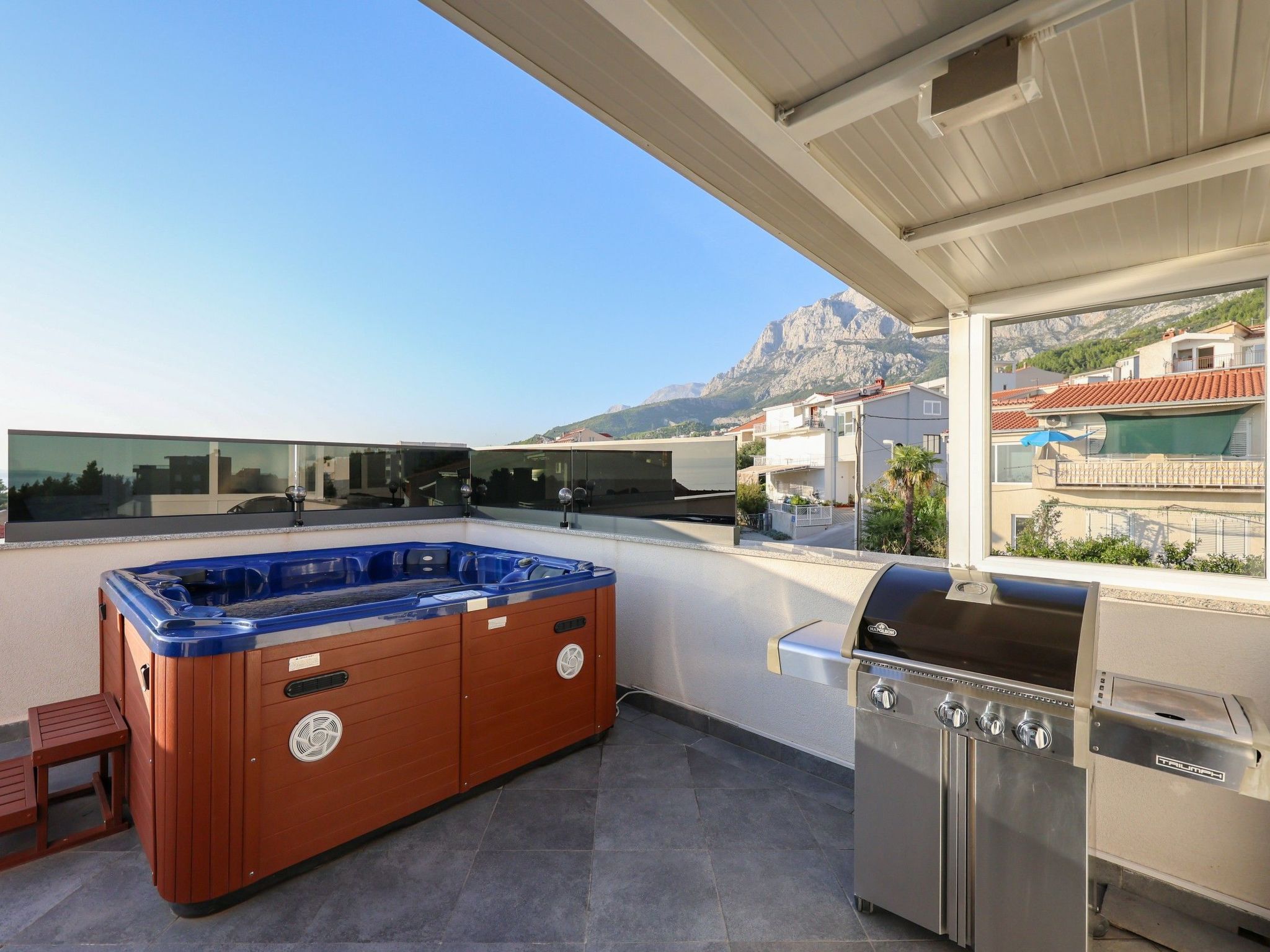 Penthousewohnung mit Whirlpool und Meerblick-Buiten