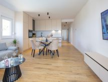 Apartman Ruzmarin: Ruim appartement met bergzicht nabij Makarska - thumbnail 2