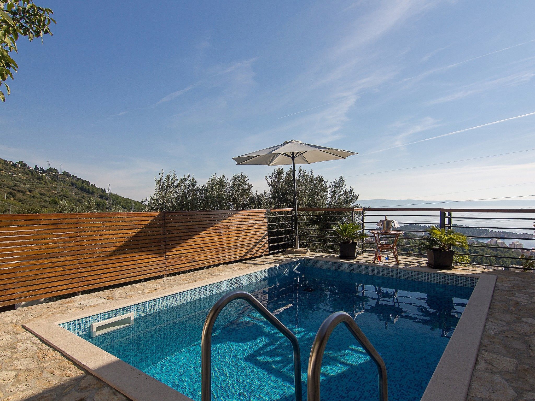 Vakantiehuis met omheinde tuin in Makarska (Kroatië) 1 hond is welkom