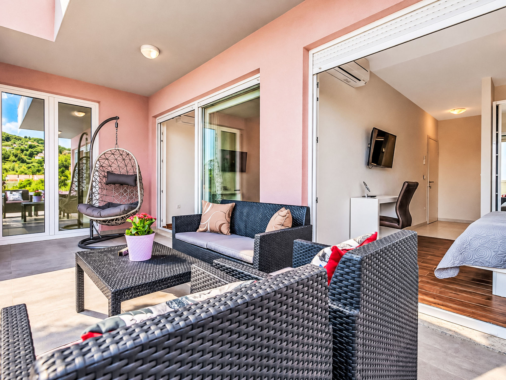 Villa mit beheiztem Pool und fünf Schlafzimmer - Binnen