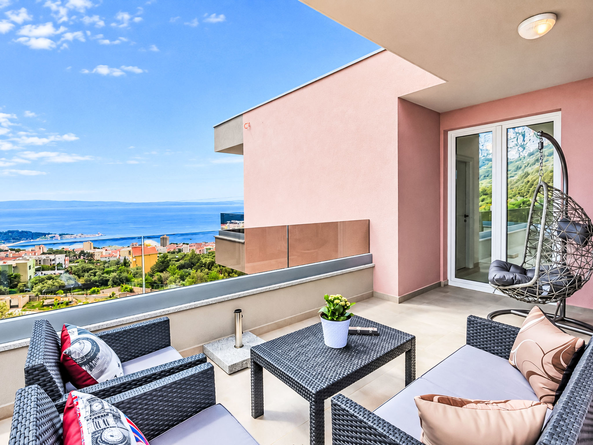 Villa mit beheiztem Pool und fünf Schlafzimmer - Binnen