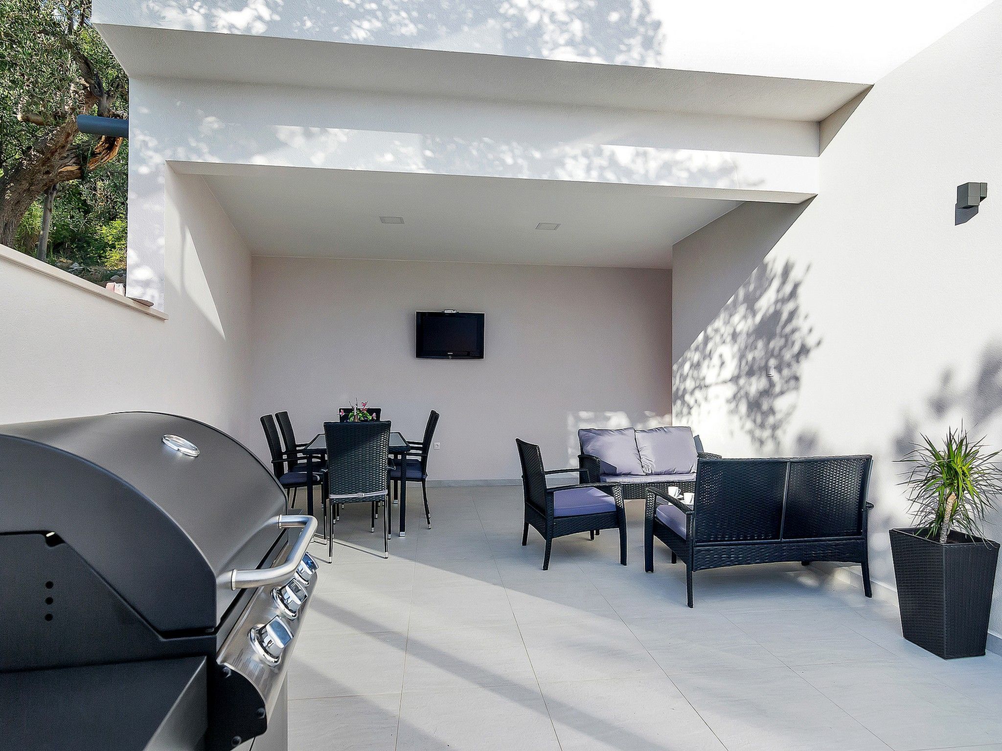 In Makarska mit Schöner Terrasse-Inside