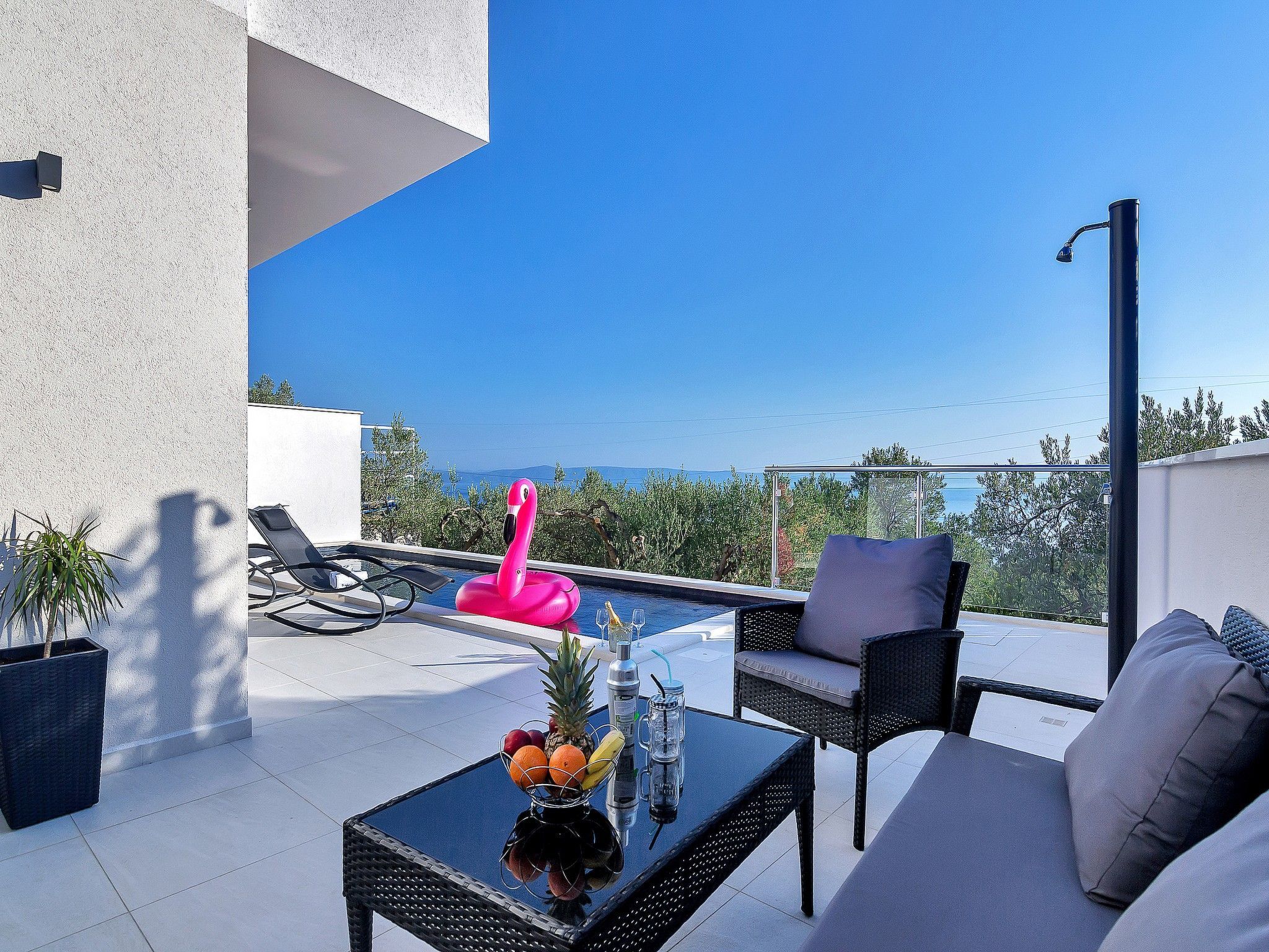 In Makarska mit Schöner Terrasse-Inside