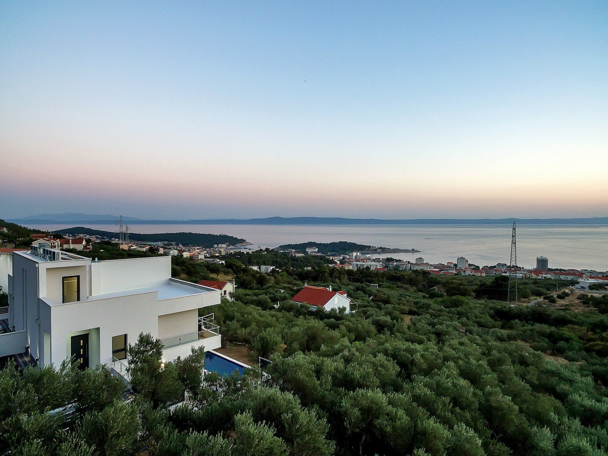 In Makarska mit Schöner Terrasse-Outside