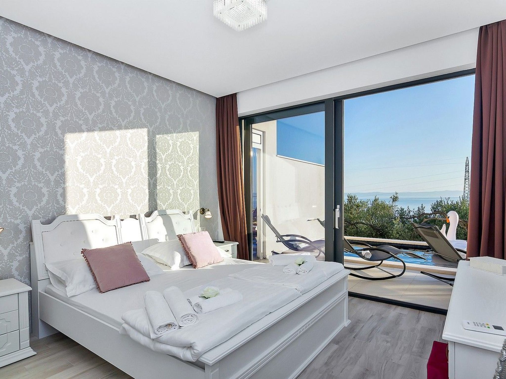 In Makarska mit Schöner Terrasse-Inside