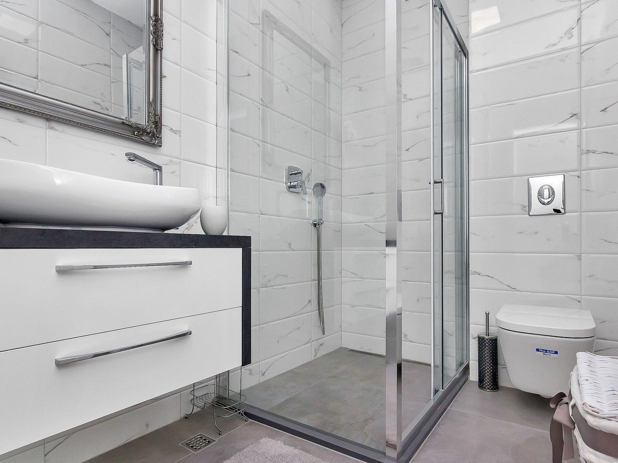 In Makarska mit Schöner Terrasse-Inside