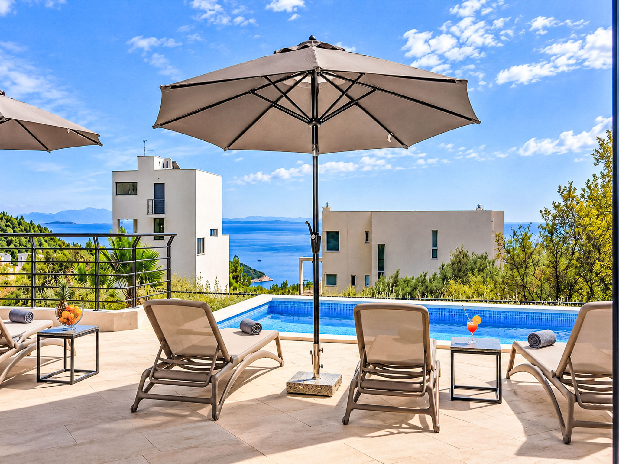Villa Oscar mit Pool