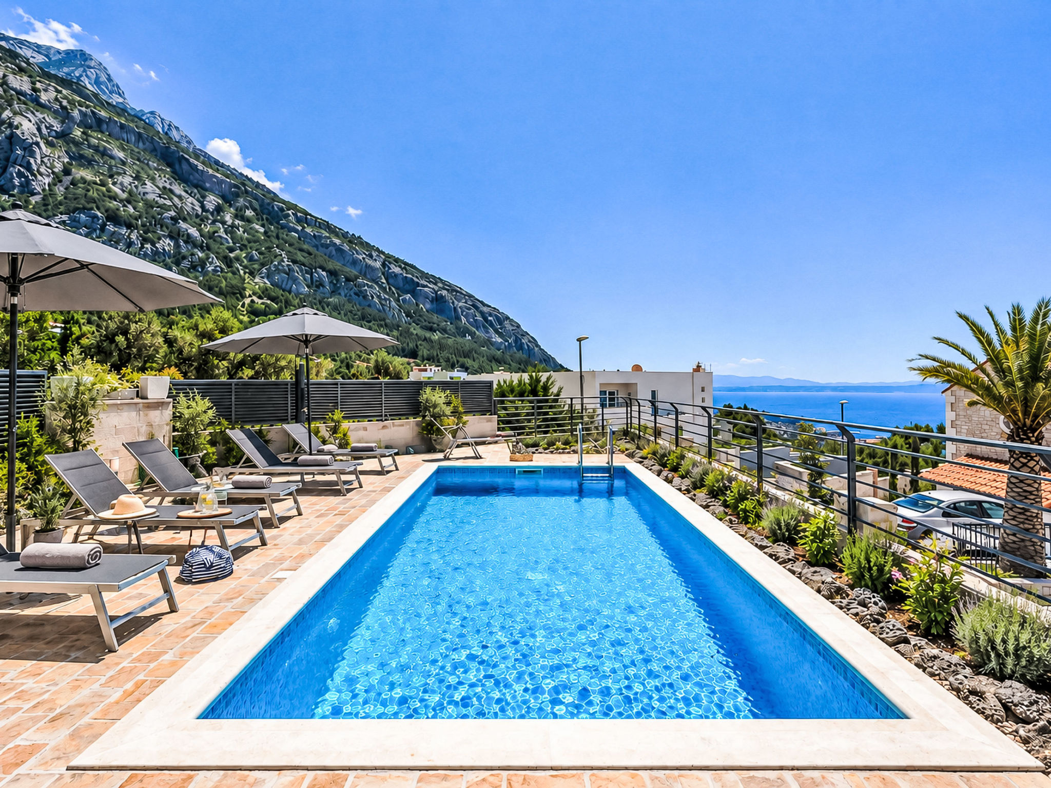 Moderne Villa Smart mit Pool und Meerblick