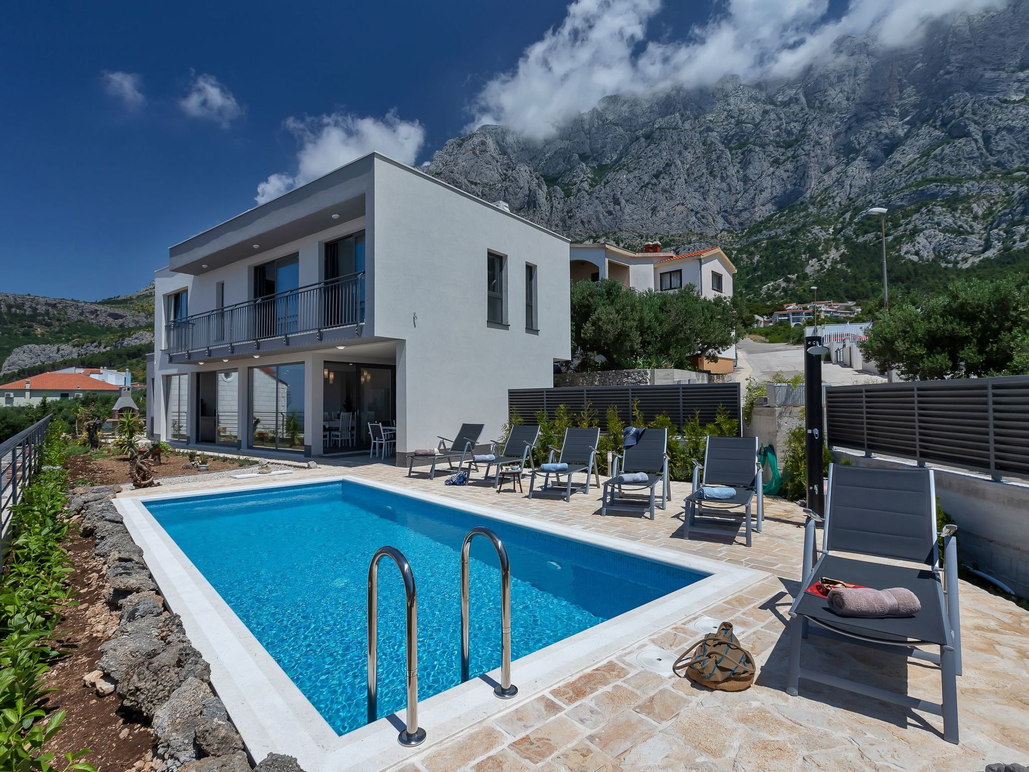 Moderne Villa Smart mit Pool und Meerblick