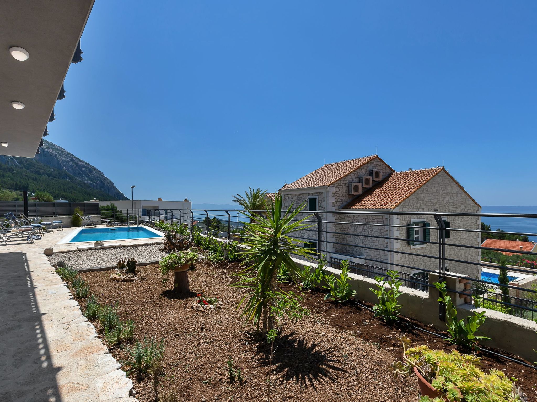 Moderne Villa Smart mit Pool und Meerblick-Outside