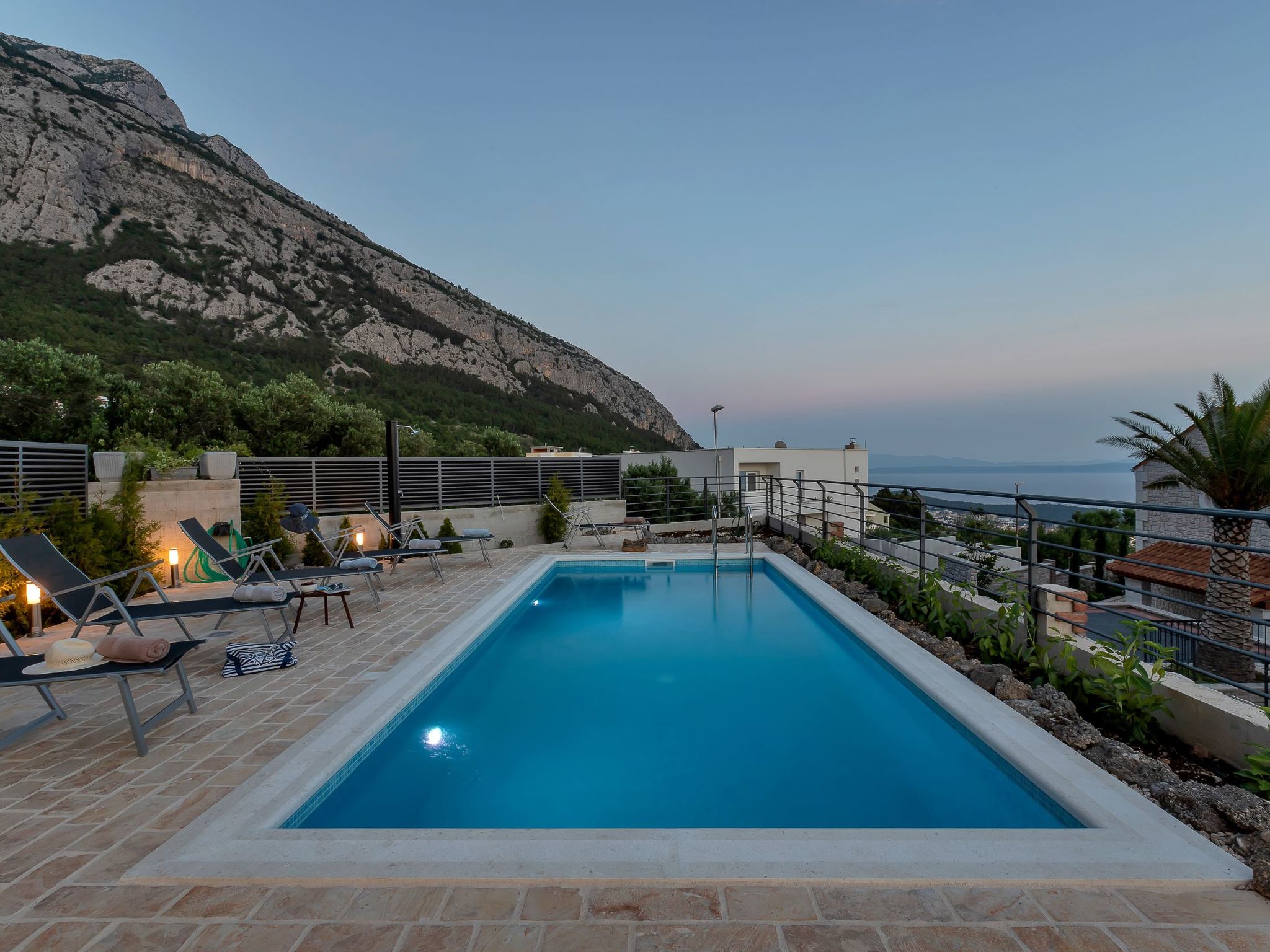 Moderne Villa Smart mit Pool und Meerblick-Outside