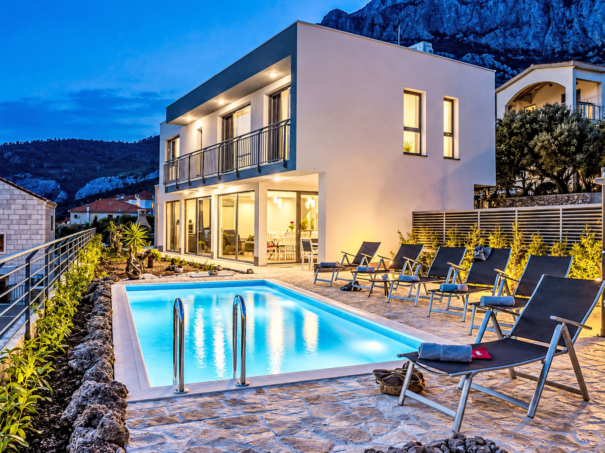 Moderne Villa Smart mit Pool und Meerblick - Buiten