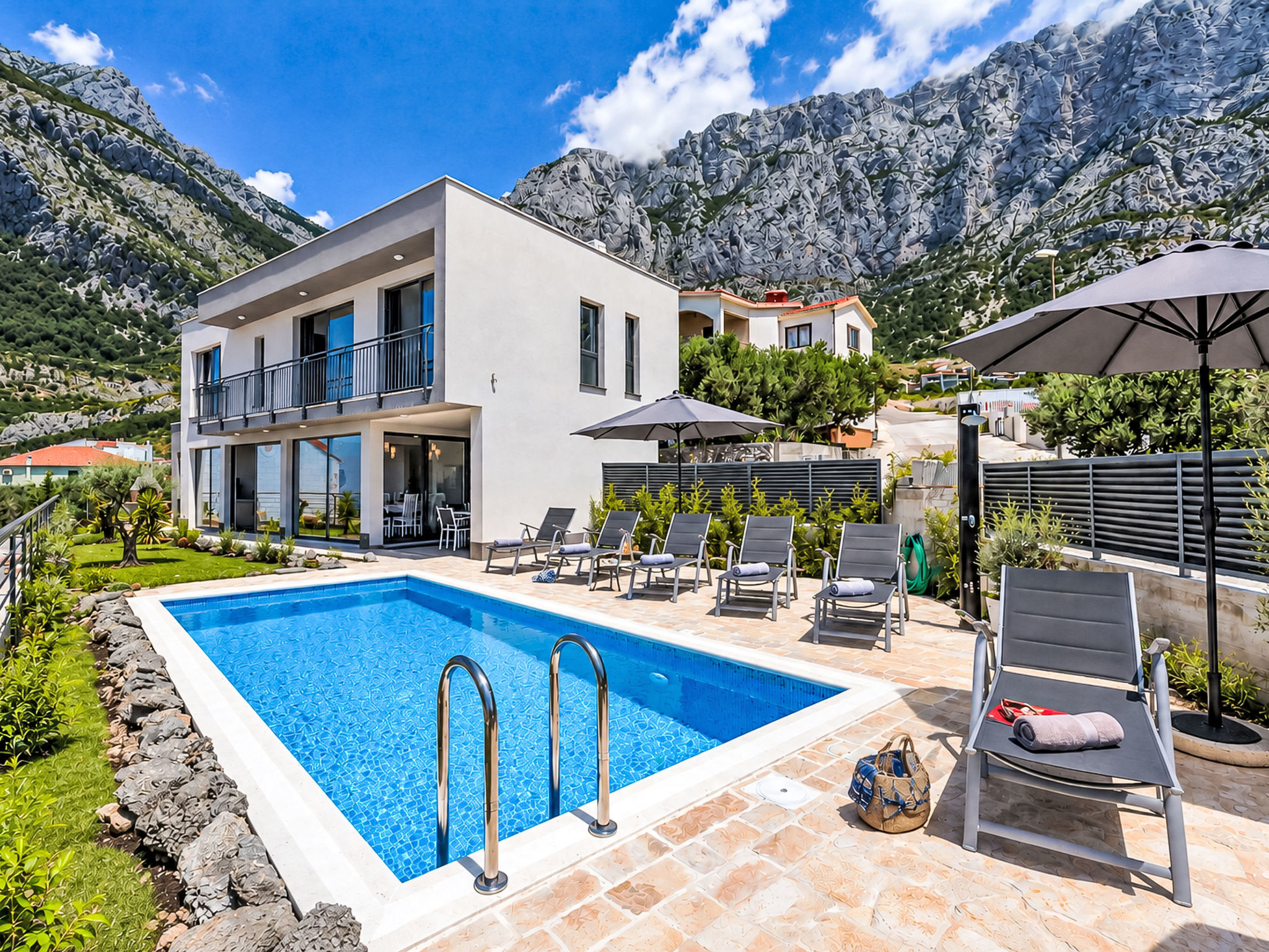 Moderne Villa Smart mit Pool und Meerblick