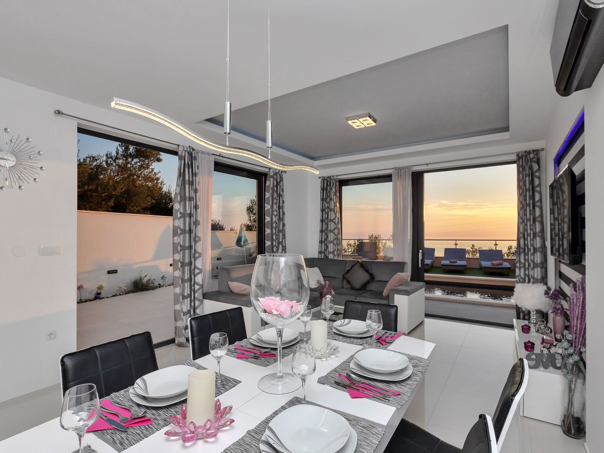 In Makarska mit Privatem Pool-Inside