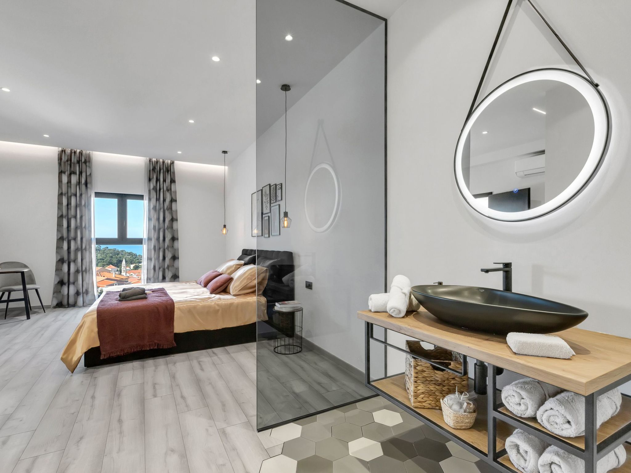 Apartment "Black Pearl"with jacuzzi-Image-tags.info