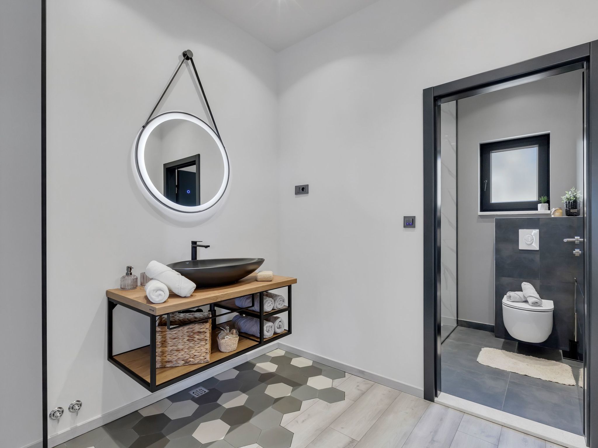 Apartment "Black Pearl"with jacuzzi-Image-tags.info