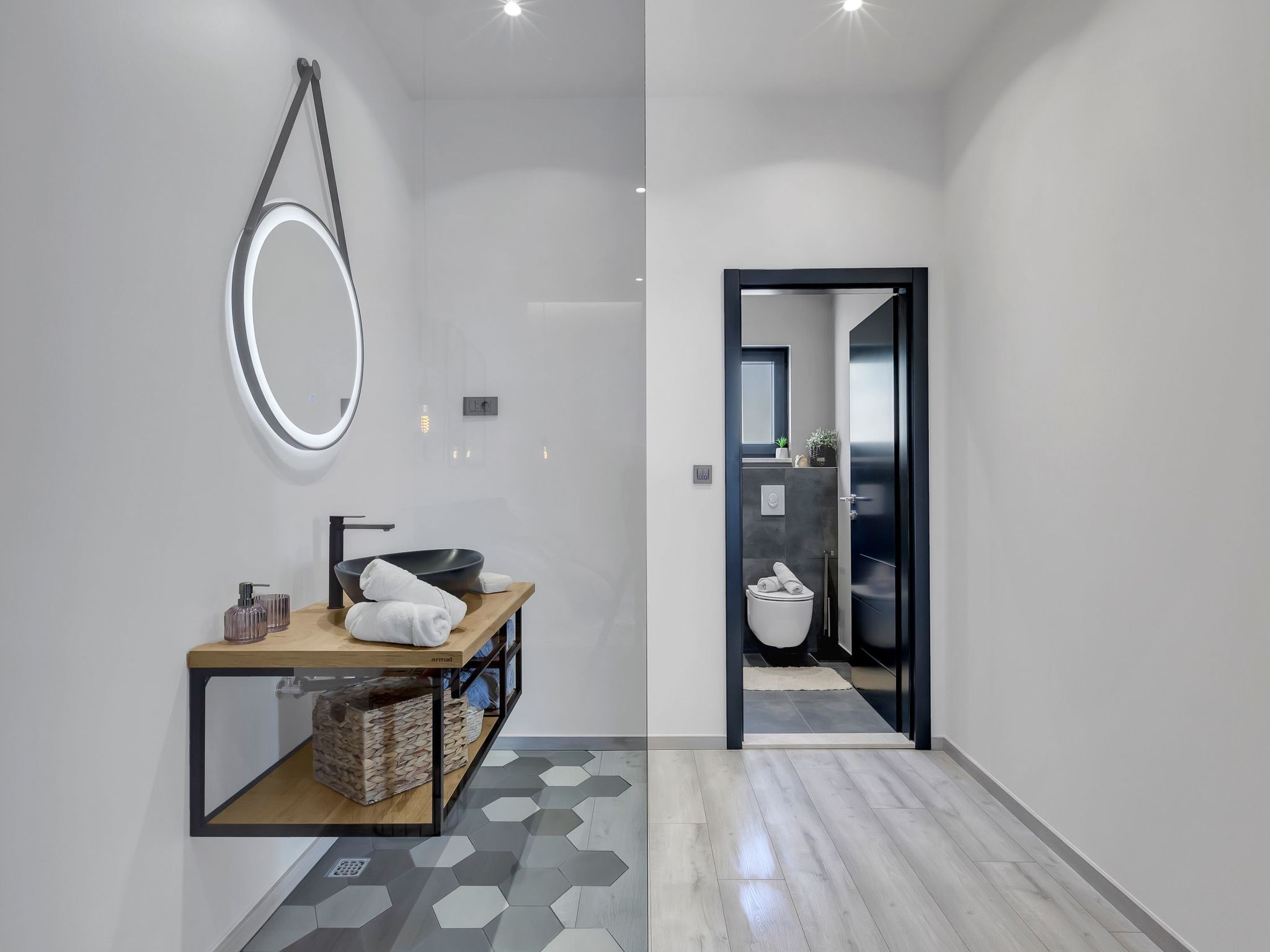 Apartment "Black Pearl"with jacuzzi-Image-tags.info