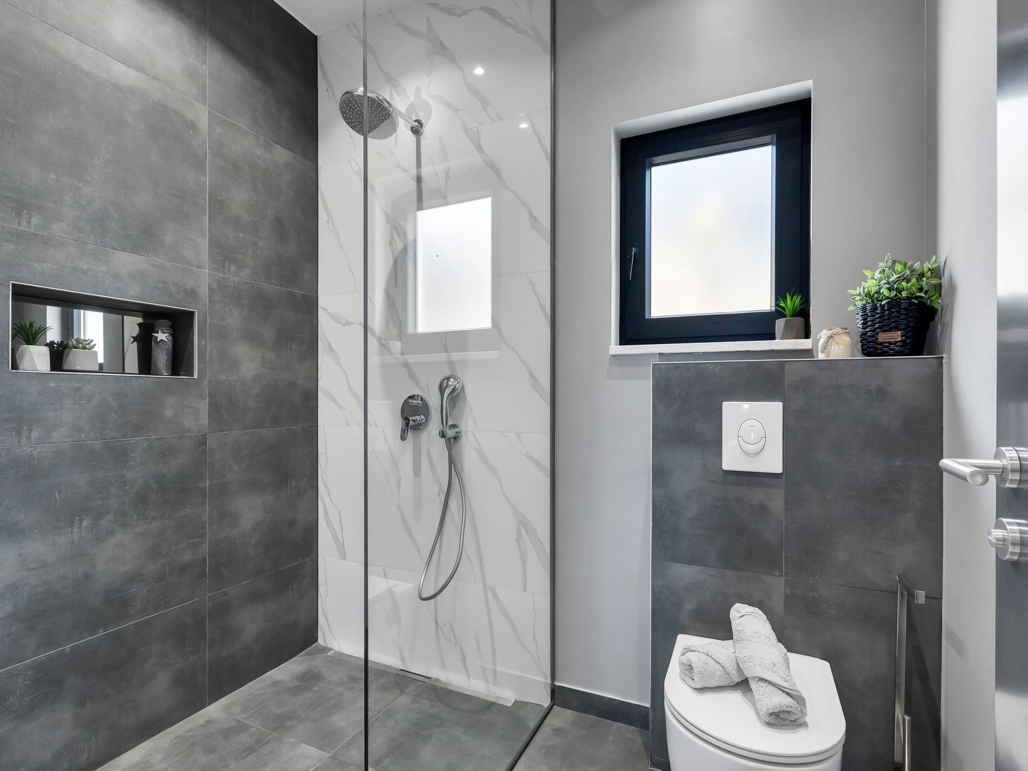 Apartment "Black Pearl"with jacuzzi-Image-tags.info