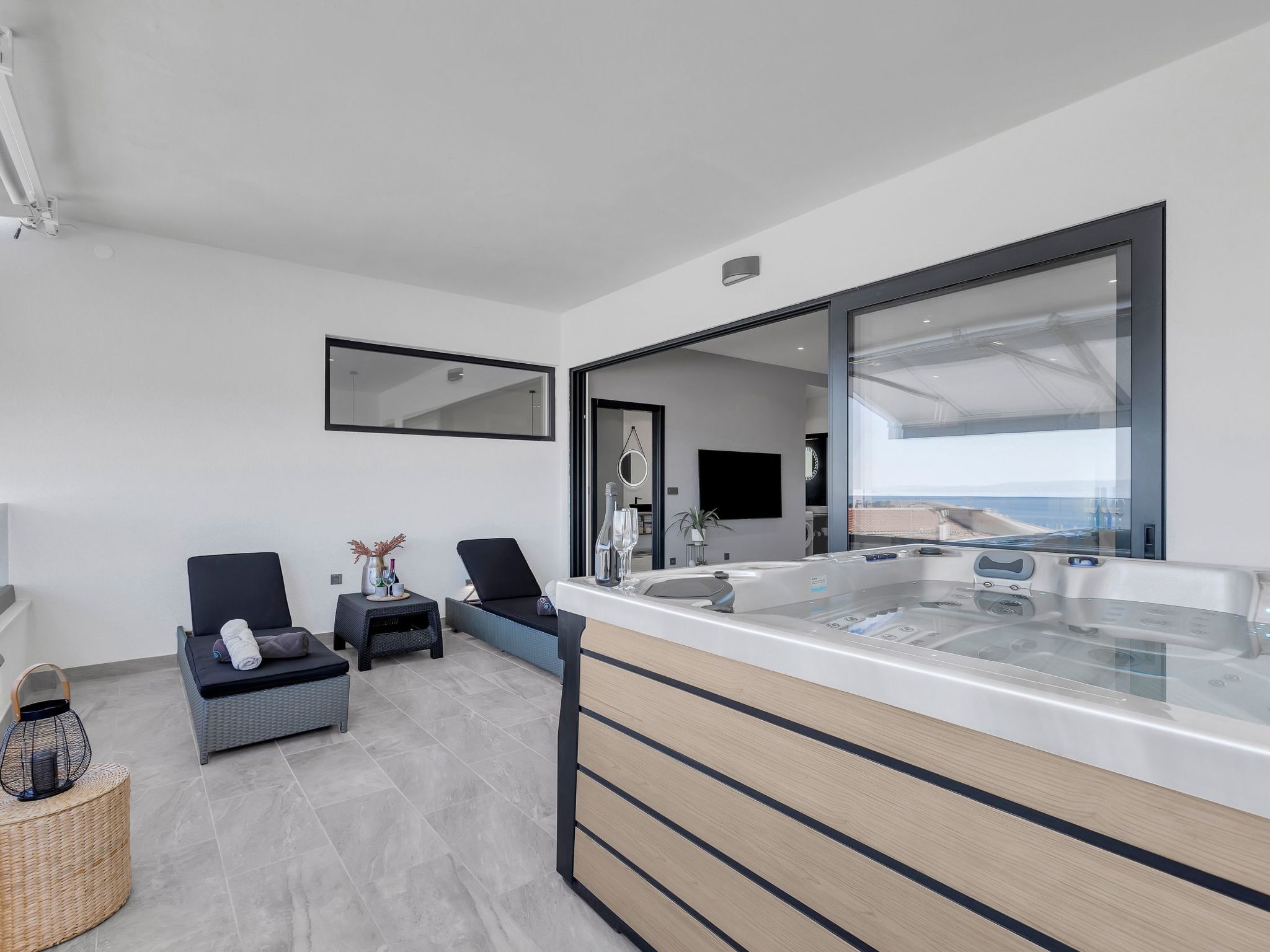 Apartment "Black Pearl"with jacuzzi-Image-tags.info