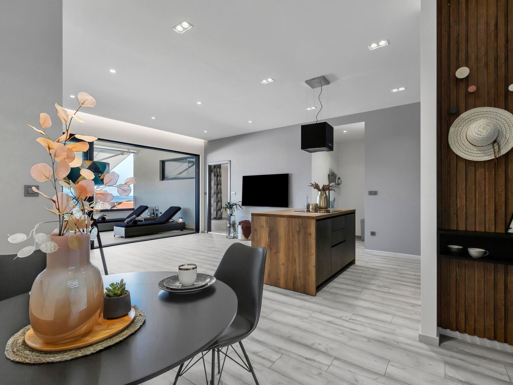 Apartment "Black Pearl"with jacuzzi-Image-tags.info