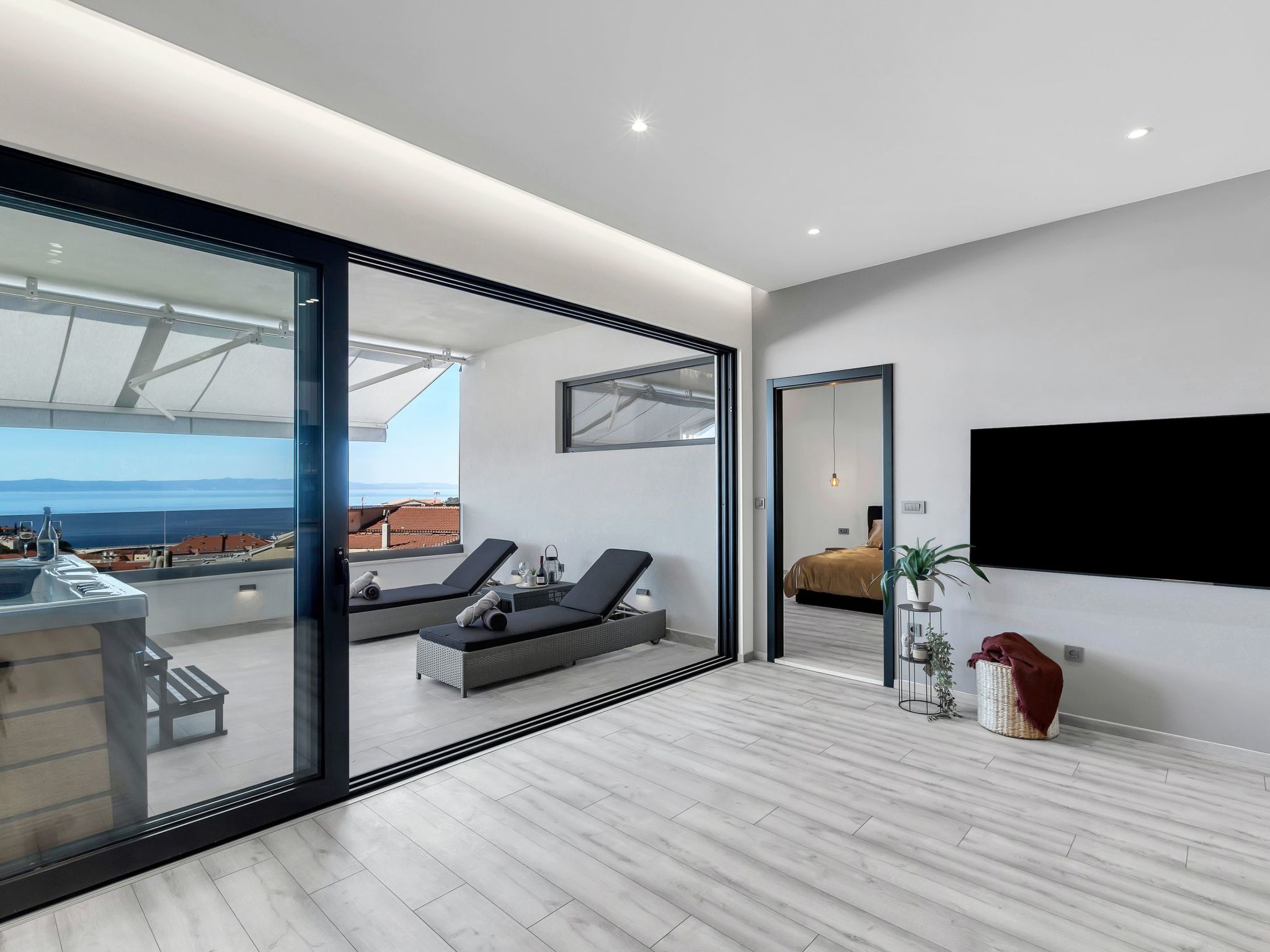 Apartment "Black Pearl"with jacuzzi-Image-tags.info