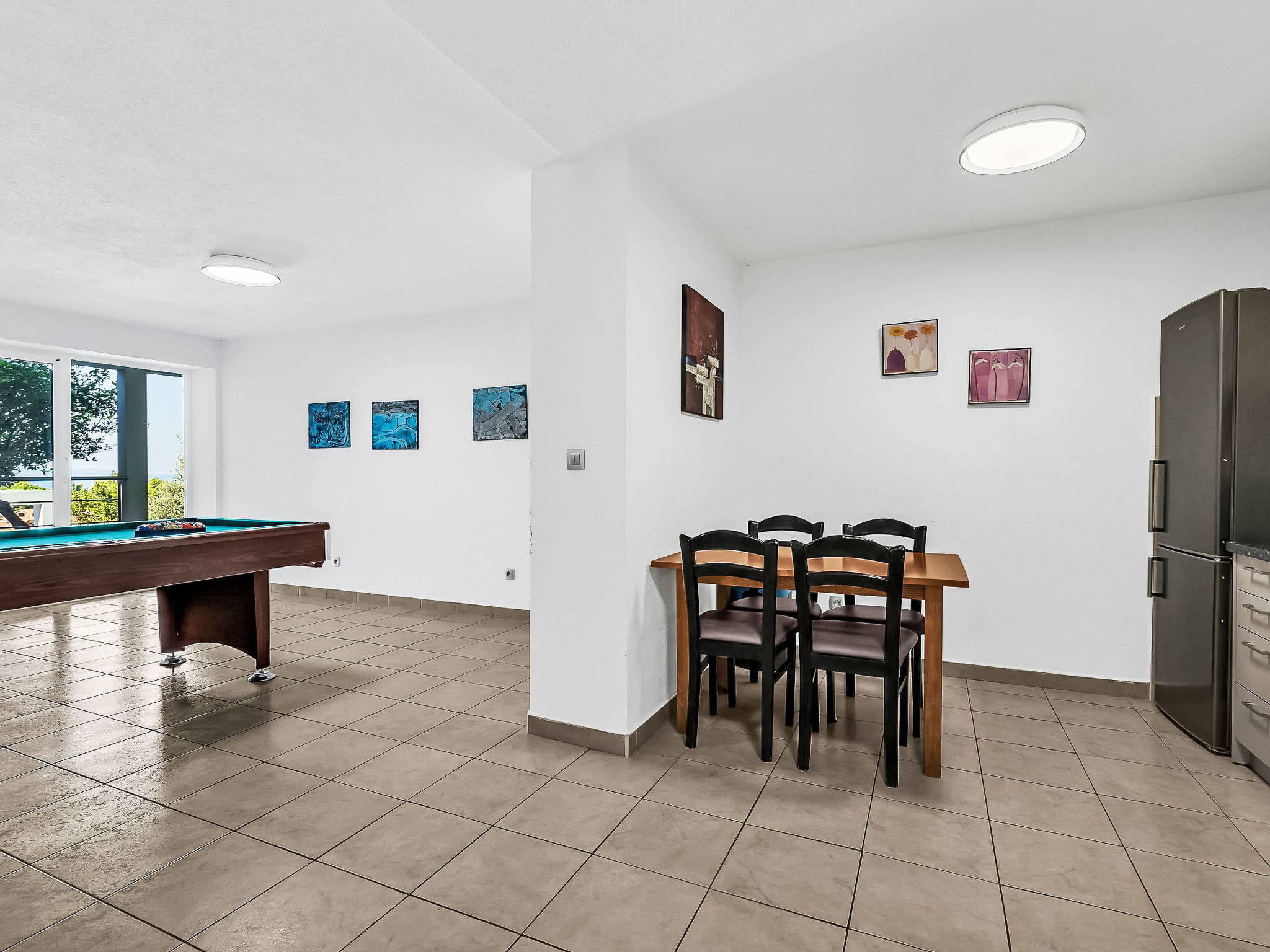 Ozzi mit privatem Pool - Binnen