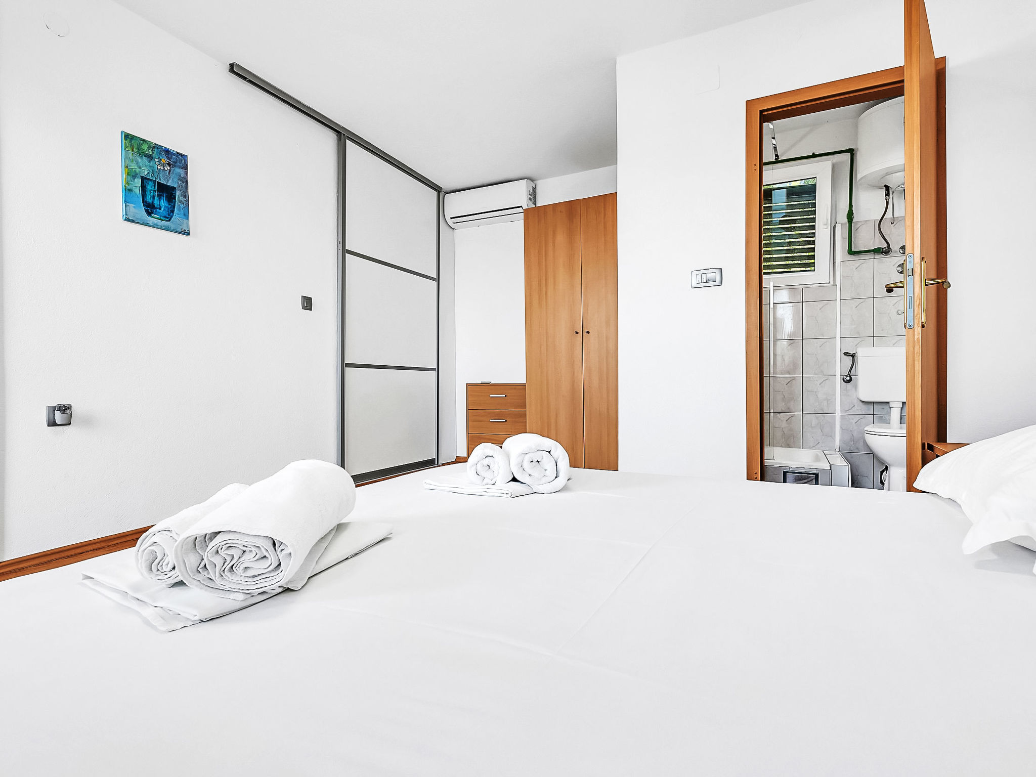 Ozzi mit privatem Pool - Binnen