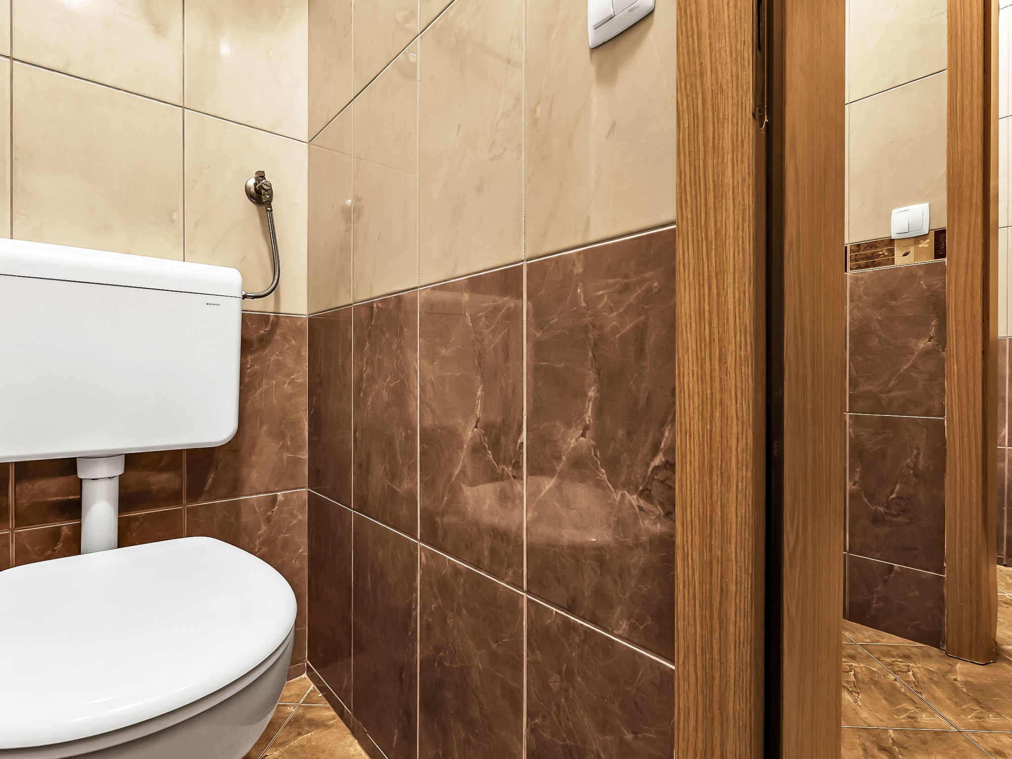 Ozzi mit privatem Pool - Binnen