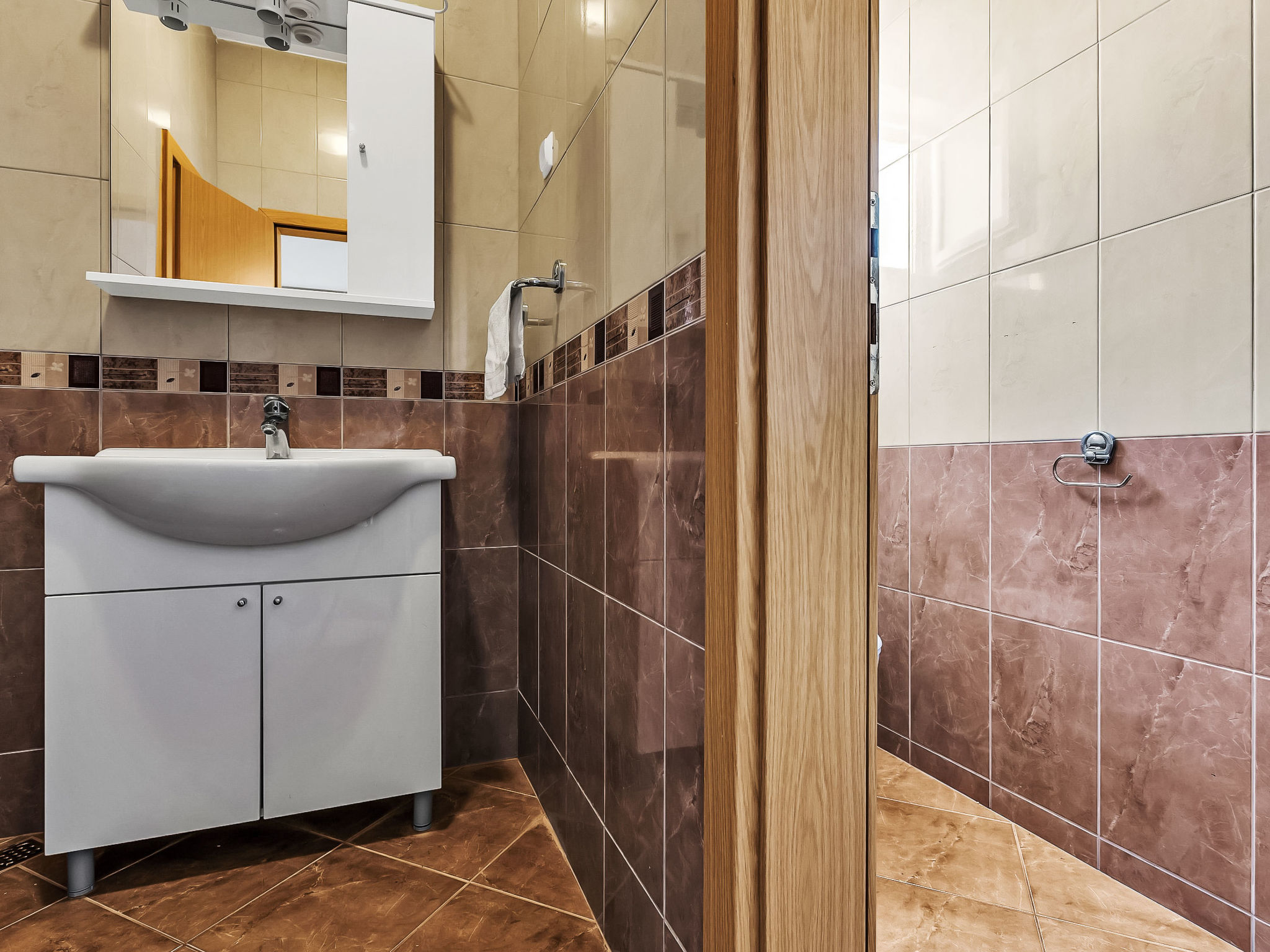 Ozzi mit privatem Pool - Binnen