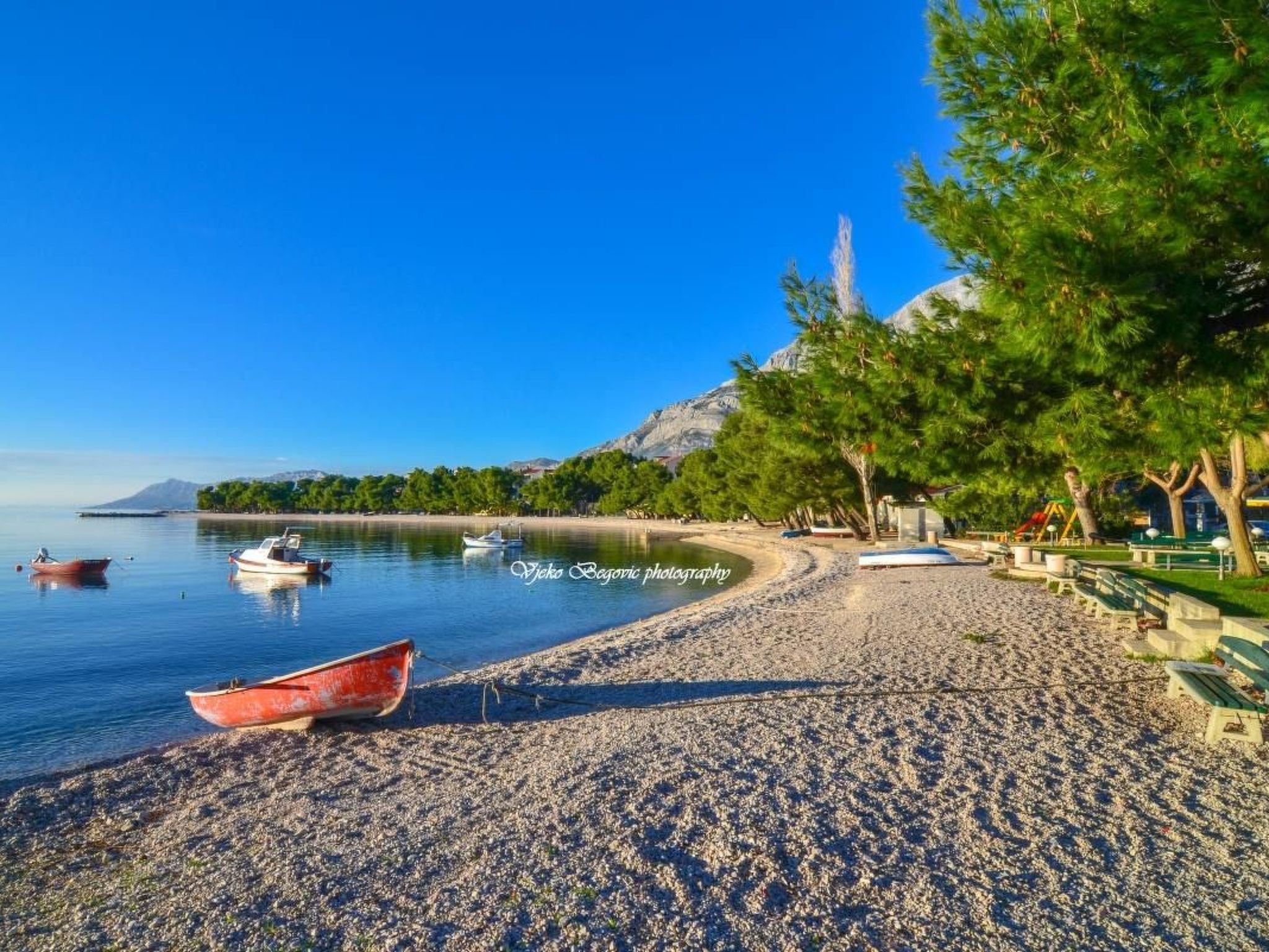 Ozzi mit privatem Pool