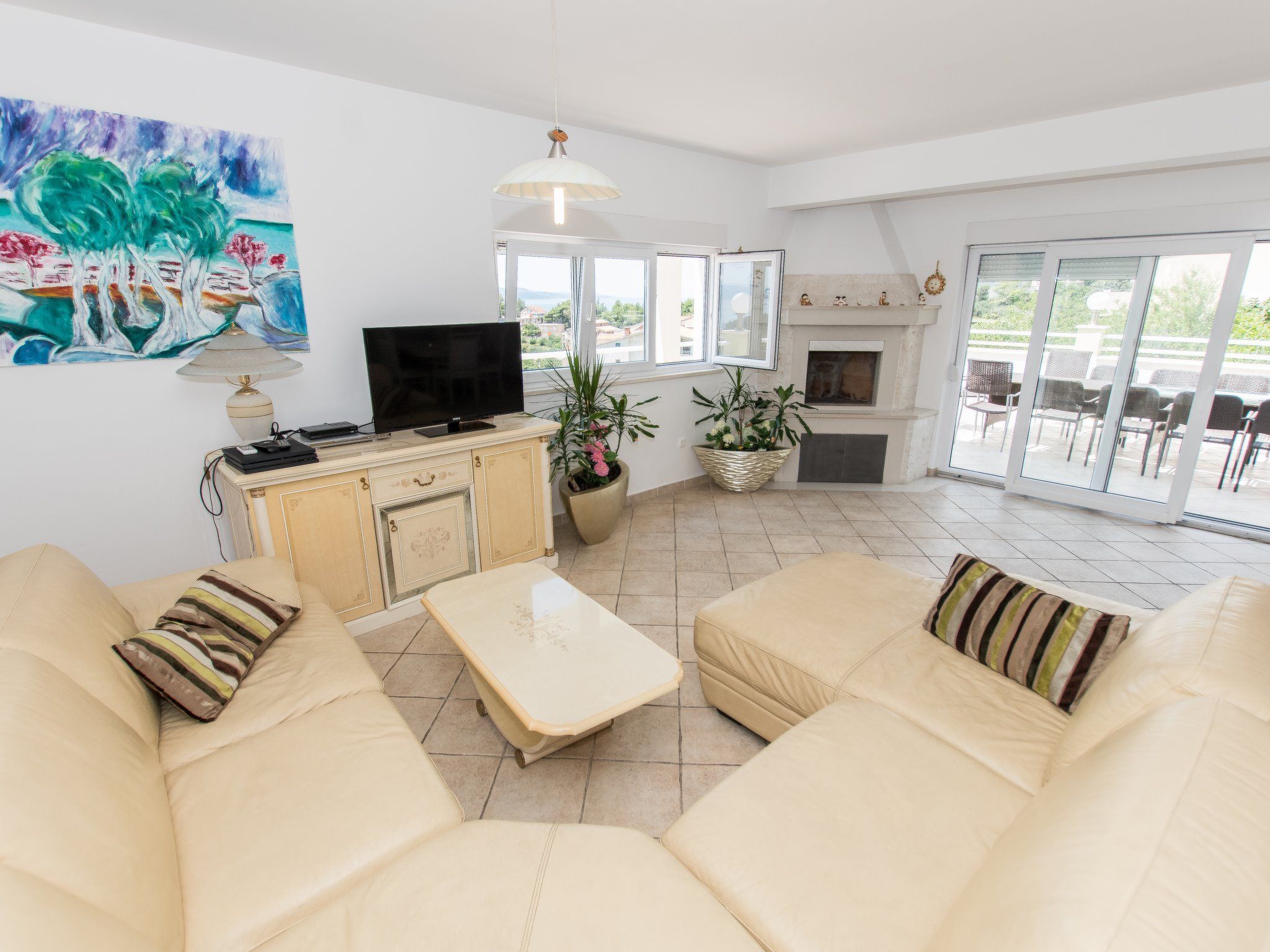 Ozzi mit privatem Pool-Inside