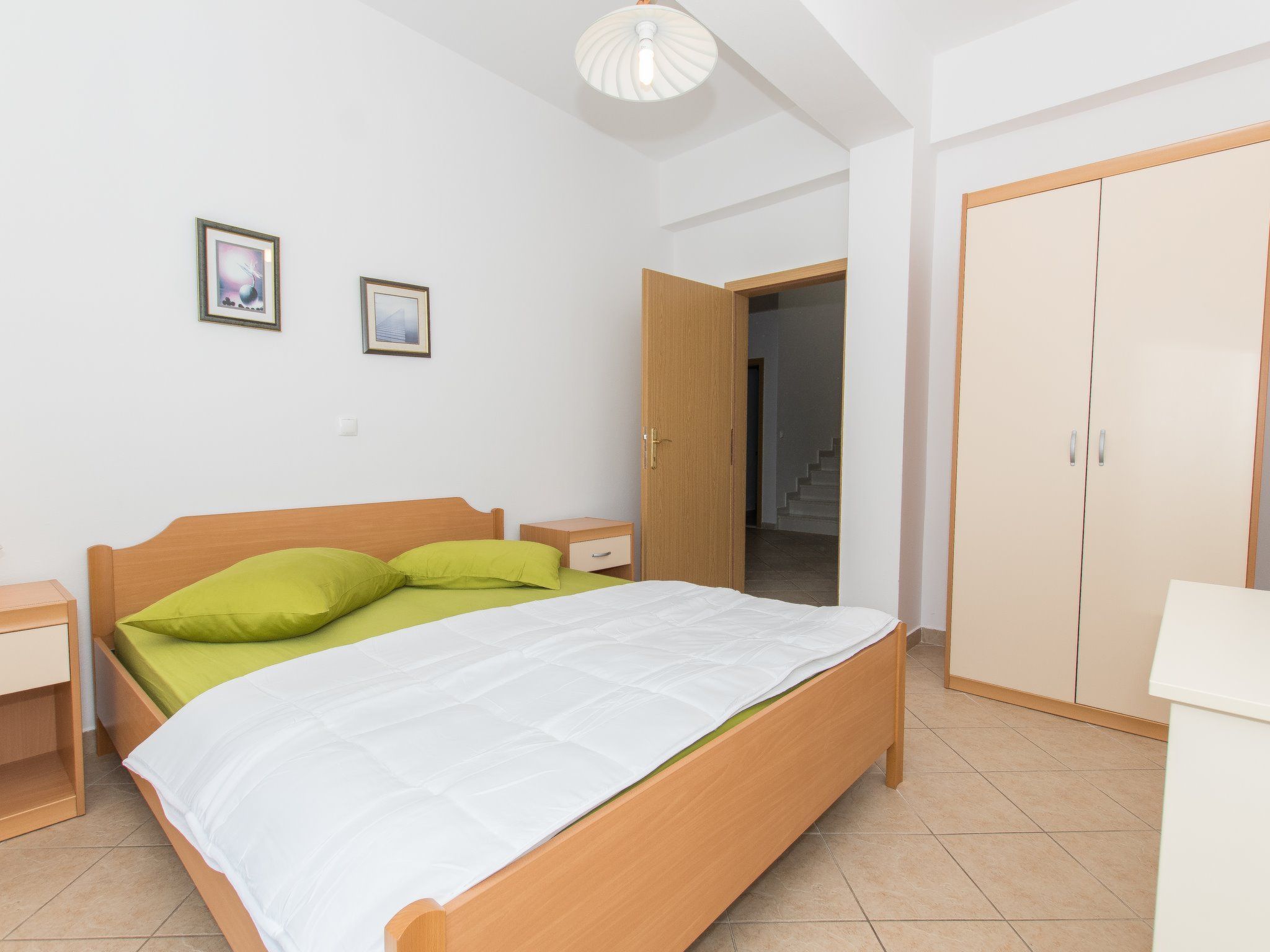 Ozzi mit privatem Pool-Inside