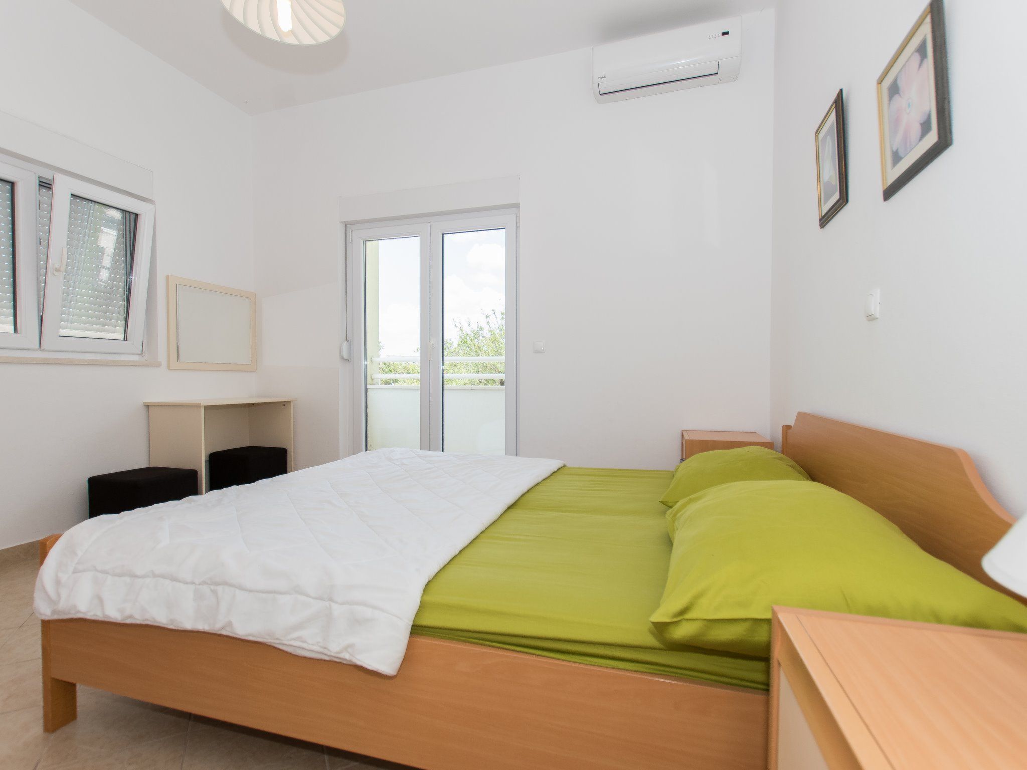 Ozzi mit privatem Pool-Inside