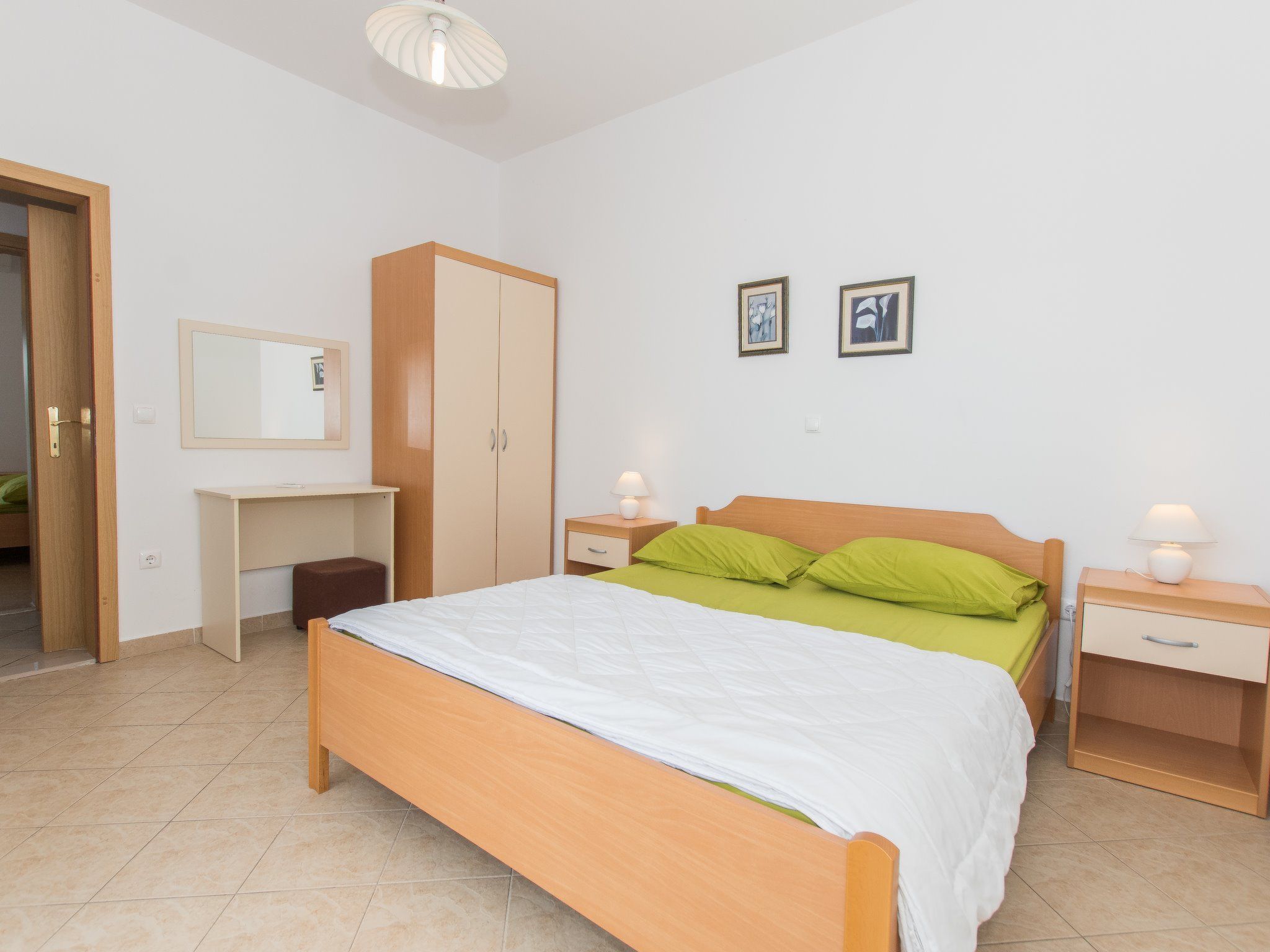 Ozzi mit privatem Pool-Inside