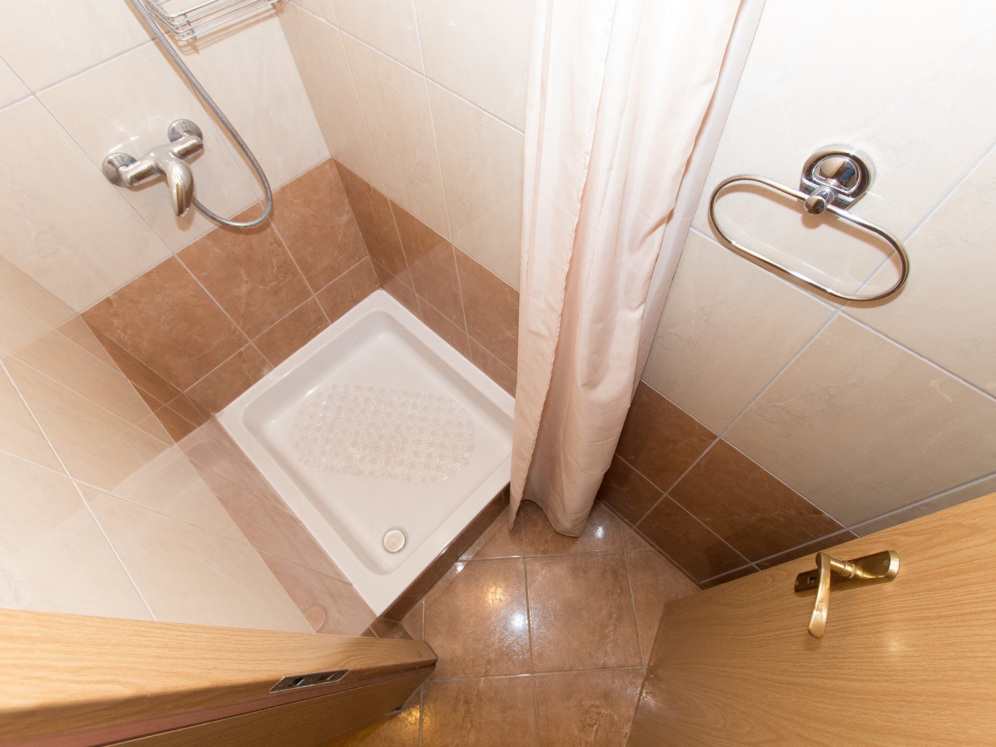 Ozzi mit privatem Pool-Image-tags.info