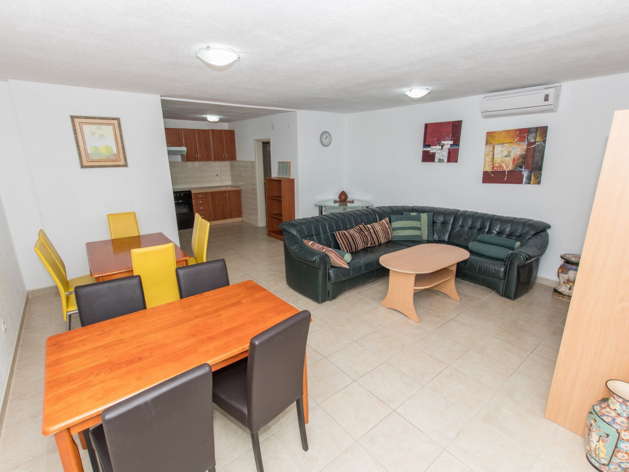 Ozzi mit privatem Pool