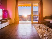 ⛱ Penthouse Skytub ★ Whirlwanne ★ Kostenloses Parken
