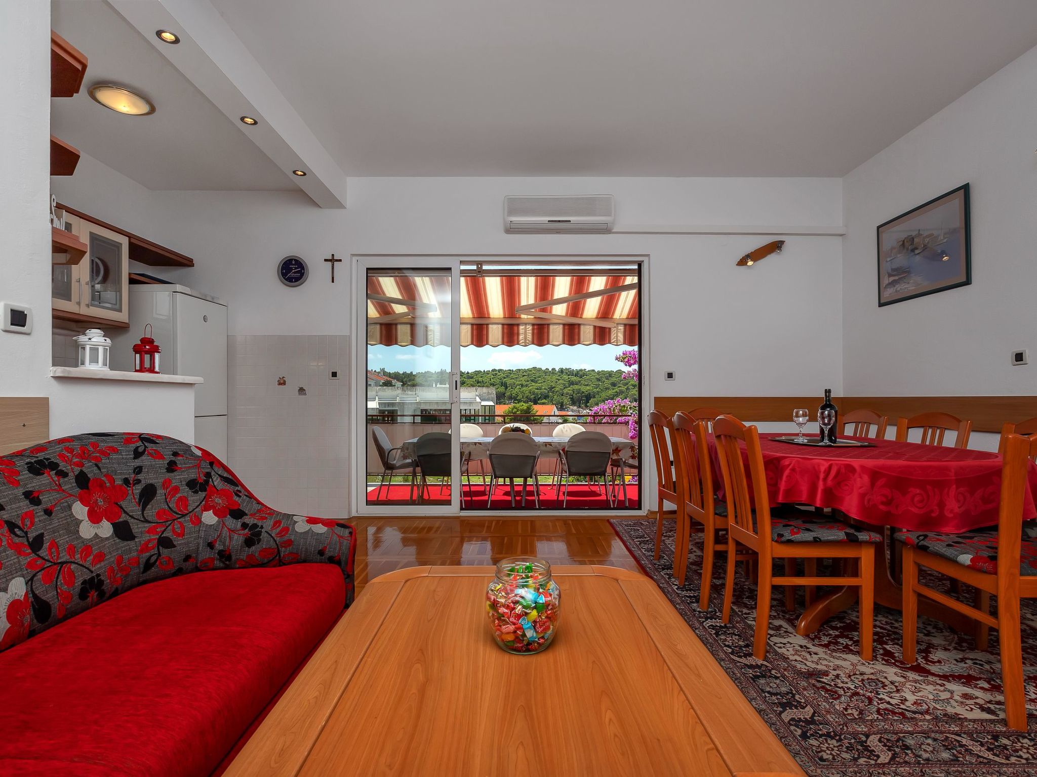 ★4Schlafzimmer★Freies Parken★GroßerBalkon★Apt Bugenvilija